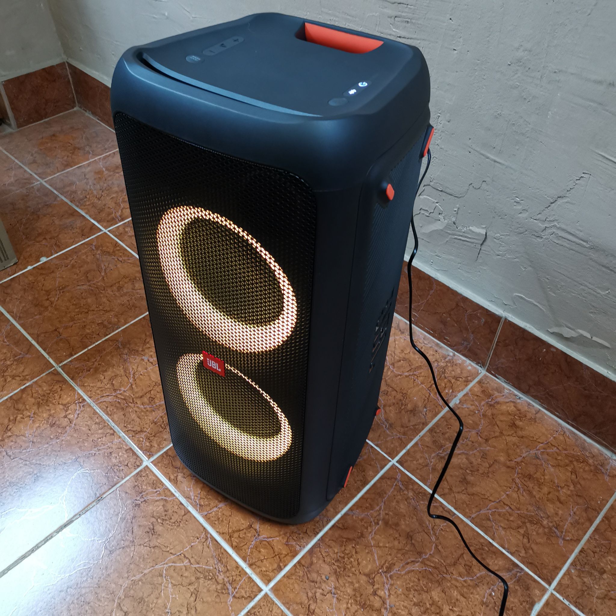 Jbl 200 купить. JBL PARTYBOX 200. Колонка JBL PARTYBOX 200. JBL PARTYBOX 500. JBL PARTYBOX 310.