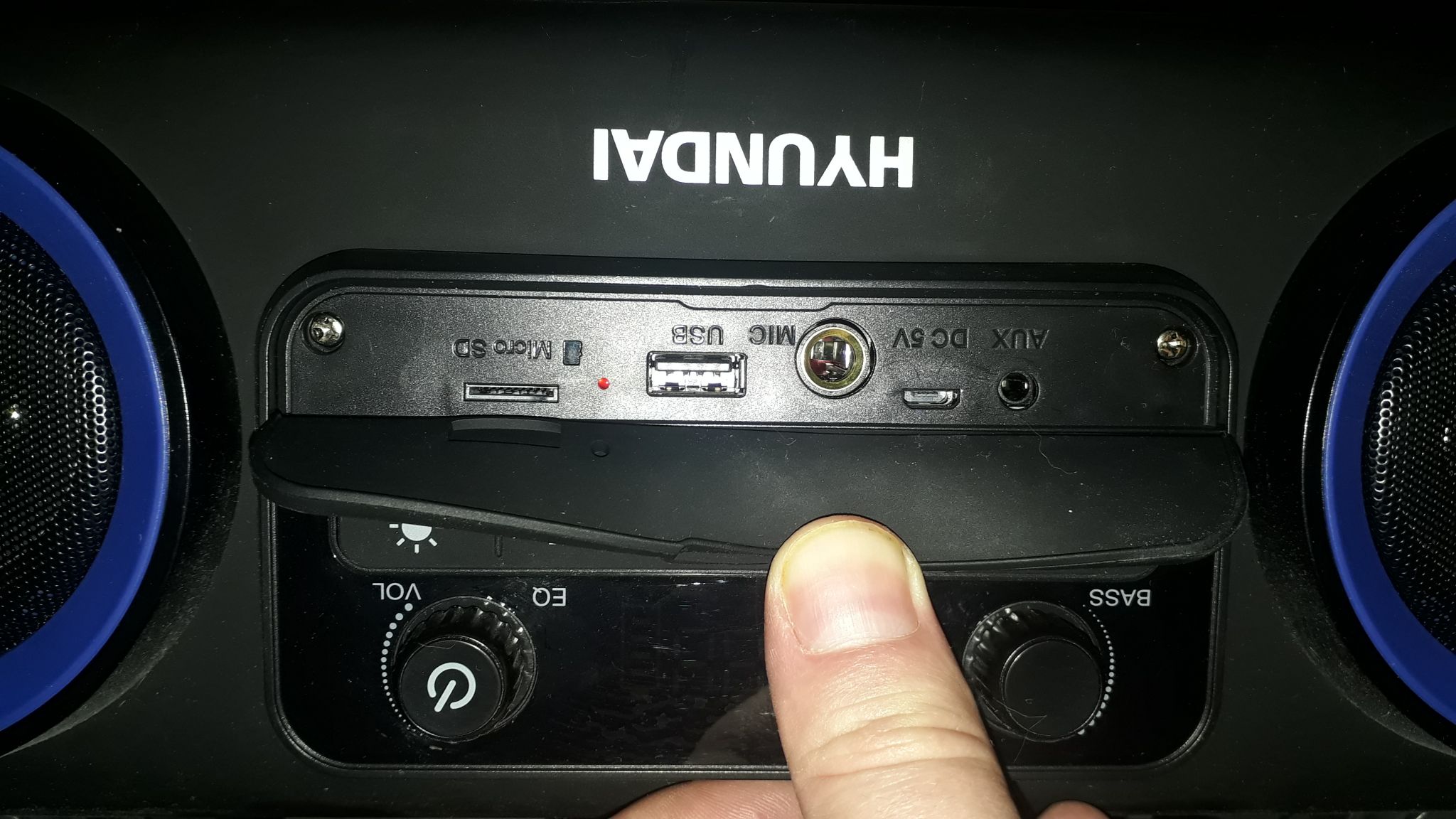 Купить Магнитола HYUNDAI H-PCD400, черныйв интернет-магазине ОНЛАЙН ...