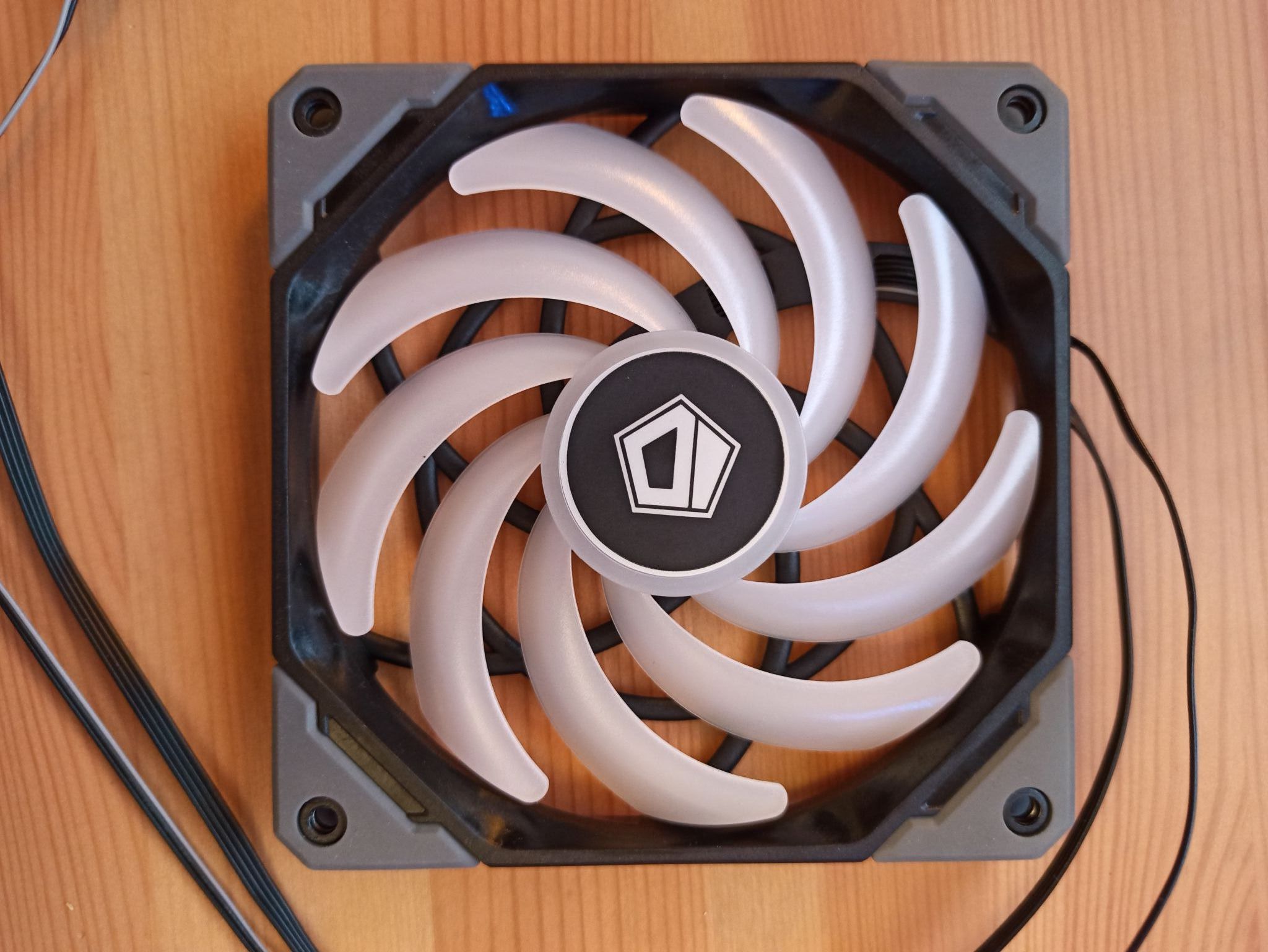 Вентилятор id-cooling no-12015-xt argb, 120мм, ret. Вентилятор id-cooling no-12015-xt argb, 120мм, ret. Id-cooling no-12015-xt-argb. Вентилятор для корпуса id-cooling no-12015-xt 120x120x15мм. Fan-0057l4.