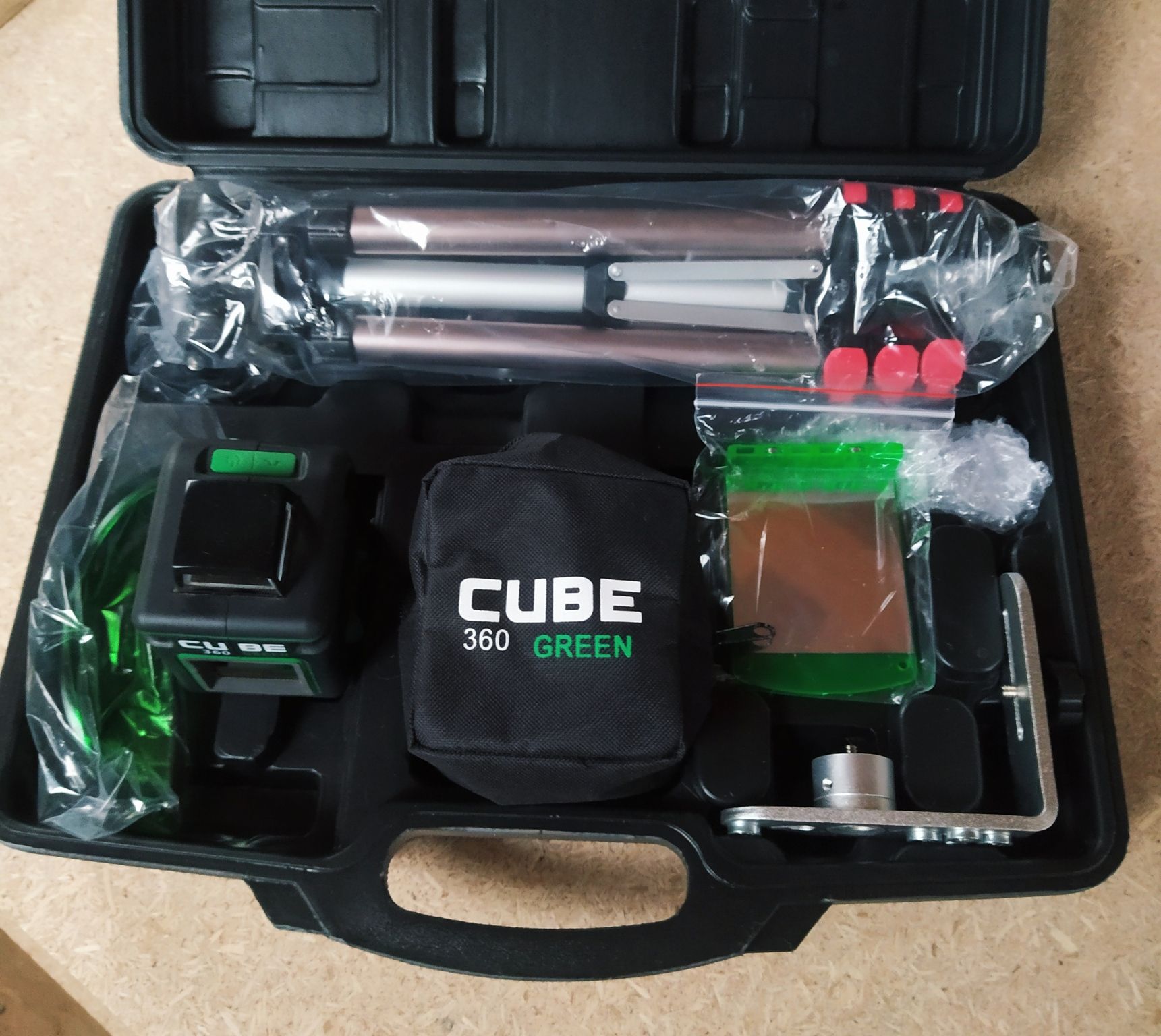 Лазерный уровень ada cube 360 green. Ada Cube 2-360 Green. Ada Cube 360 Ultimate Edition. Лазерный нивелир ada Cube 3-360. Лазерный уровень ada Cube 4 360 Green.