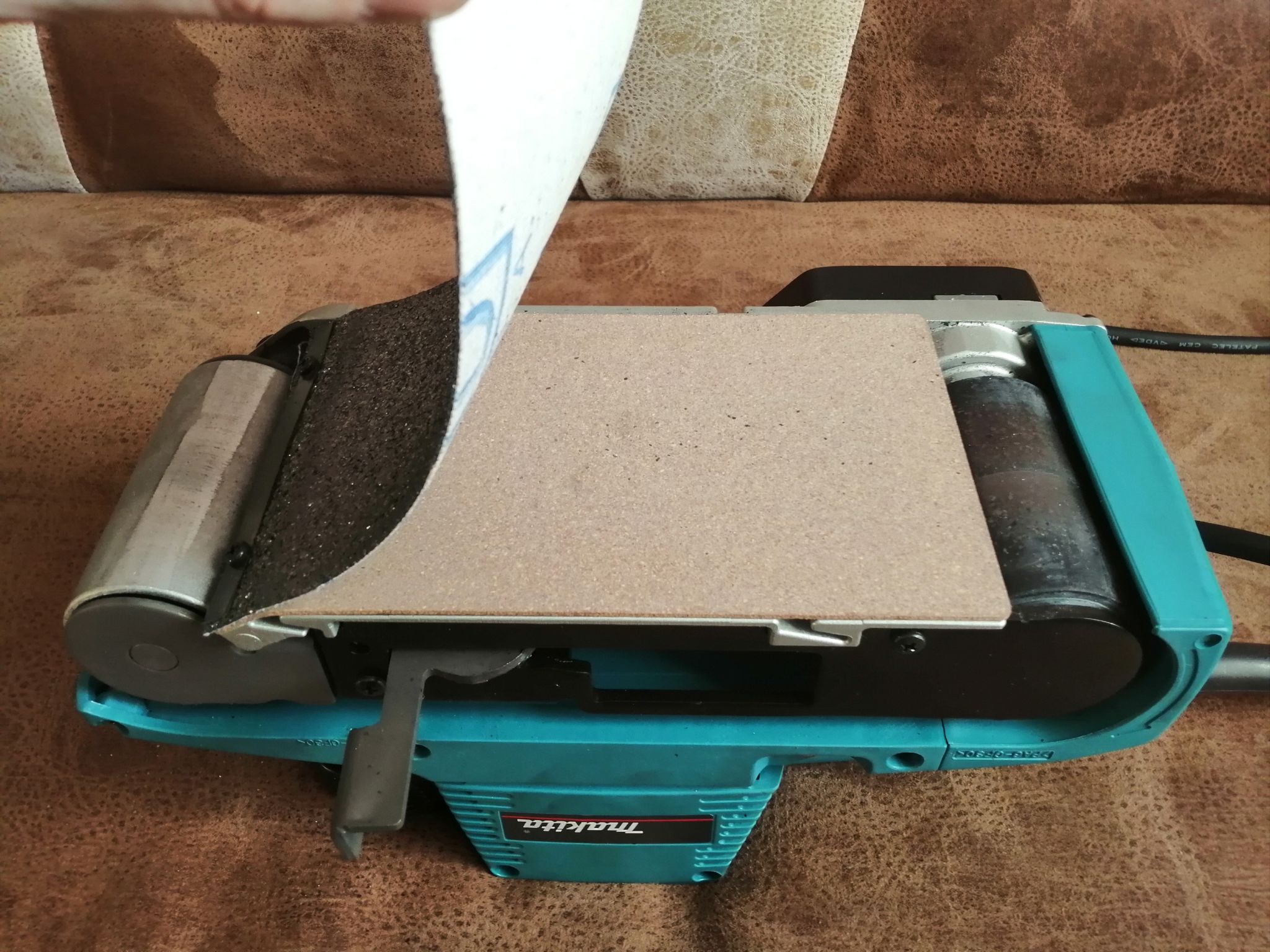 Ленточная шлифмашина Makita 9404