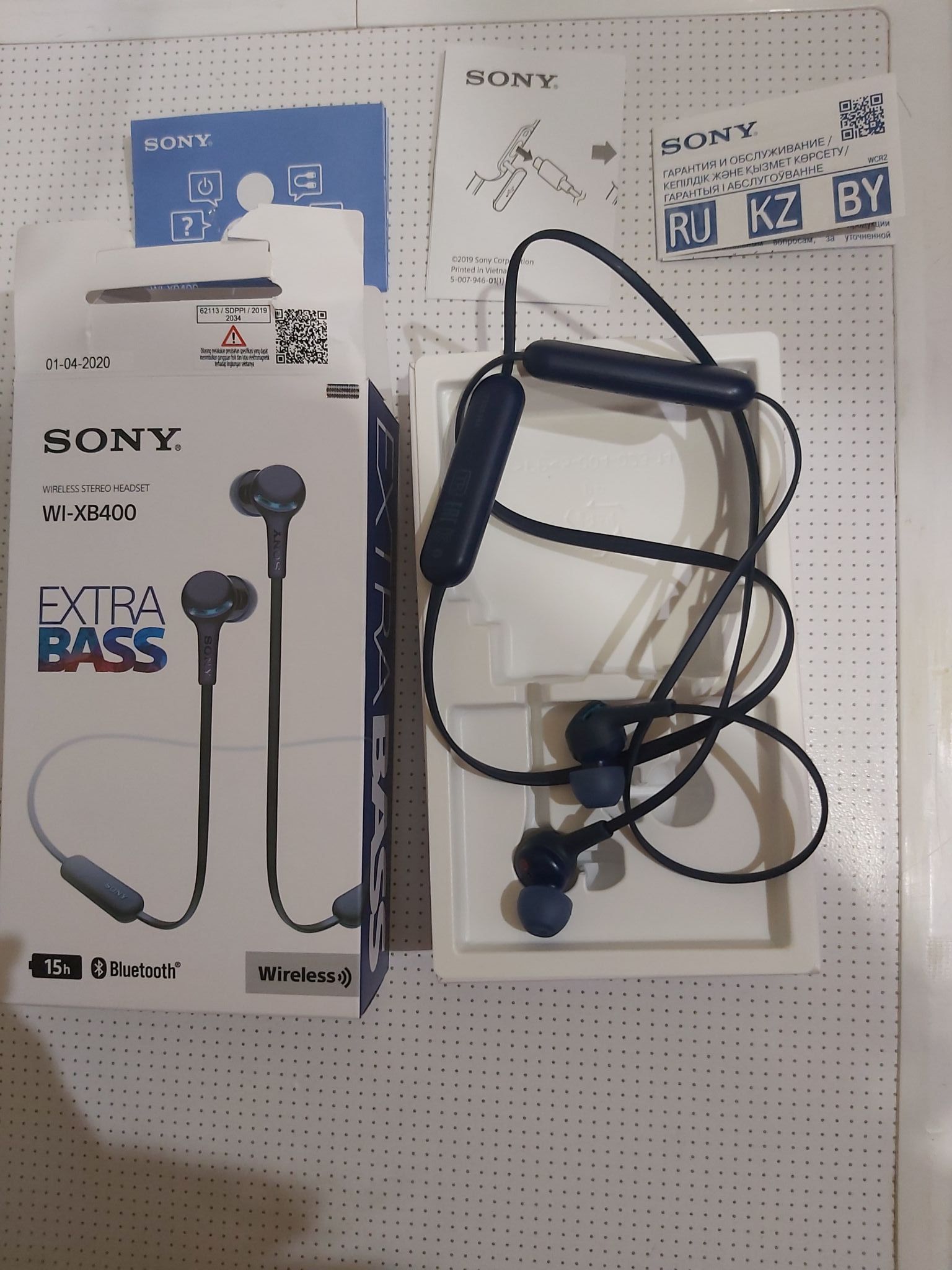 Wi xb400. Sony Wi-xb400. Наушники Bluetooth Sony Wi-xb400. Sony Wi XB 400 BT. Беспроводные наушники Sony Wi-xb400, синий.