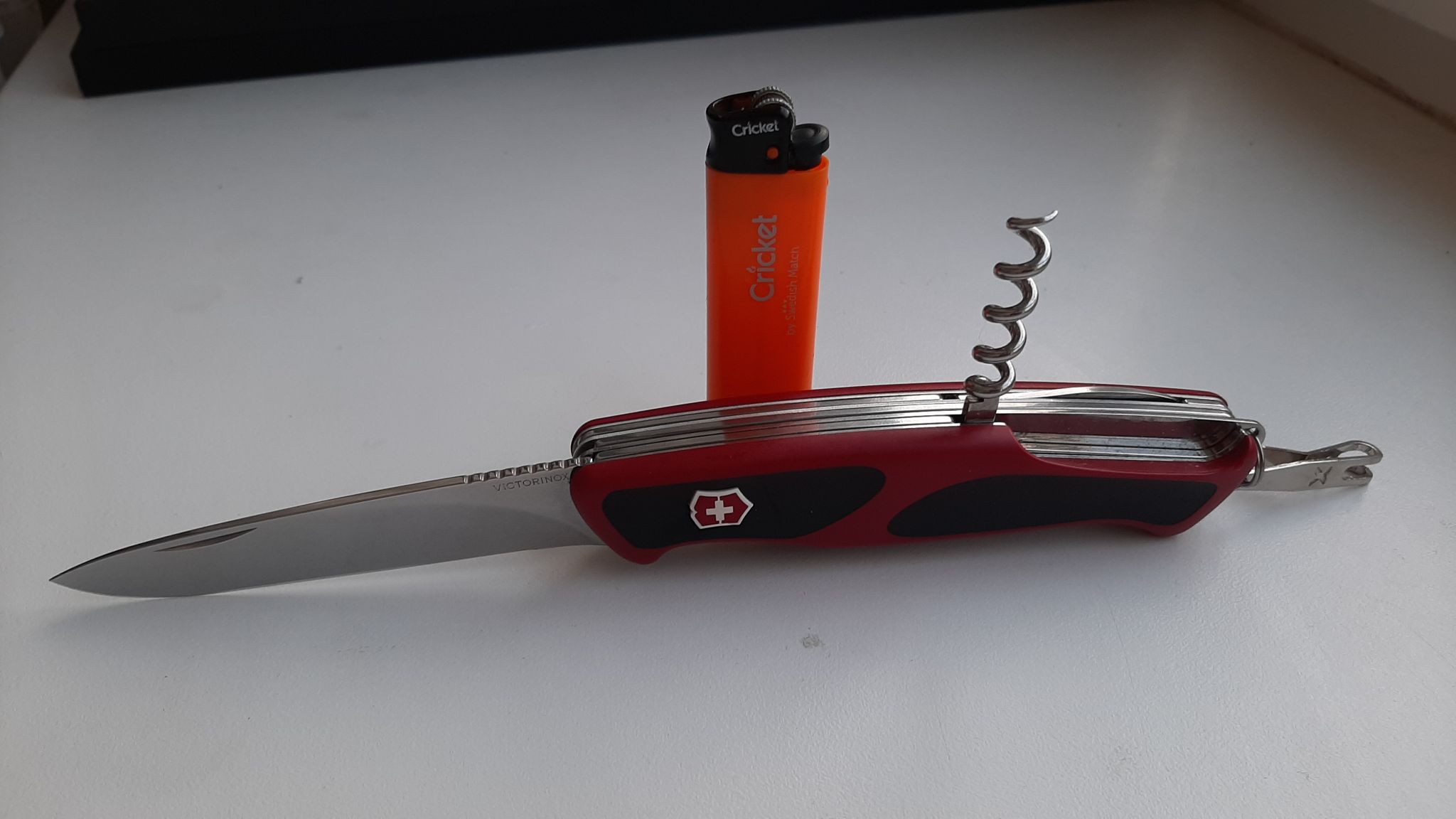 Victorinox 0.9563.c RANGERGRIP. Нож Victorinox RANGERGRIP 55. Нож складной Викторинокс Викторинокс. Нож RANGERGRIP 55 толщина.