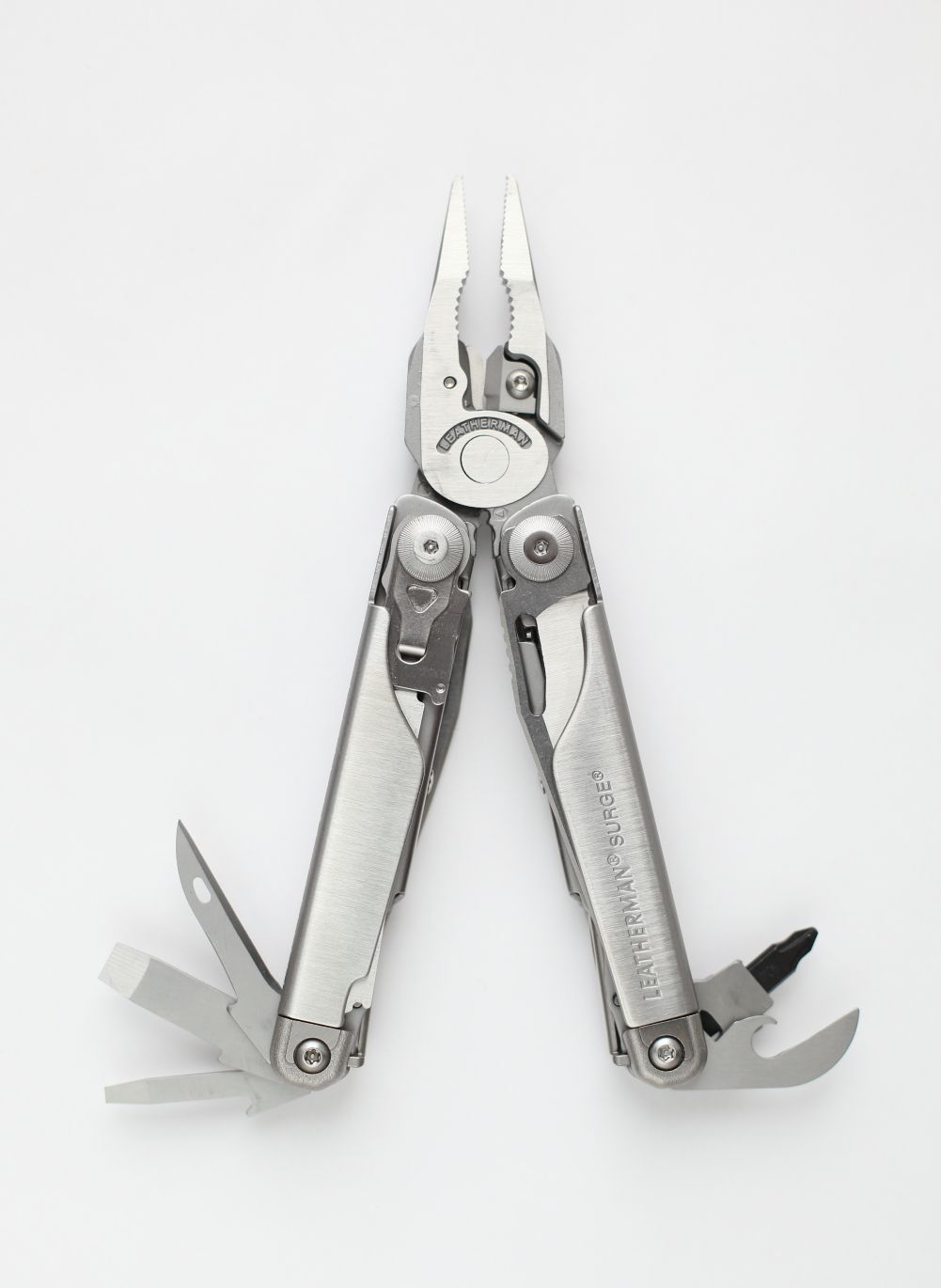 Мультитул Leatherman Surge — купить в интернет-магазине ОНЛАЙН ТРЕЙД.РУ