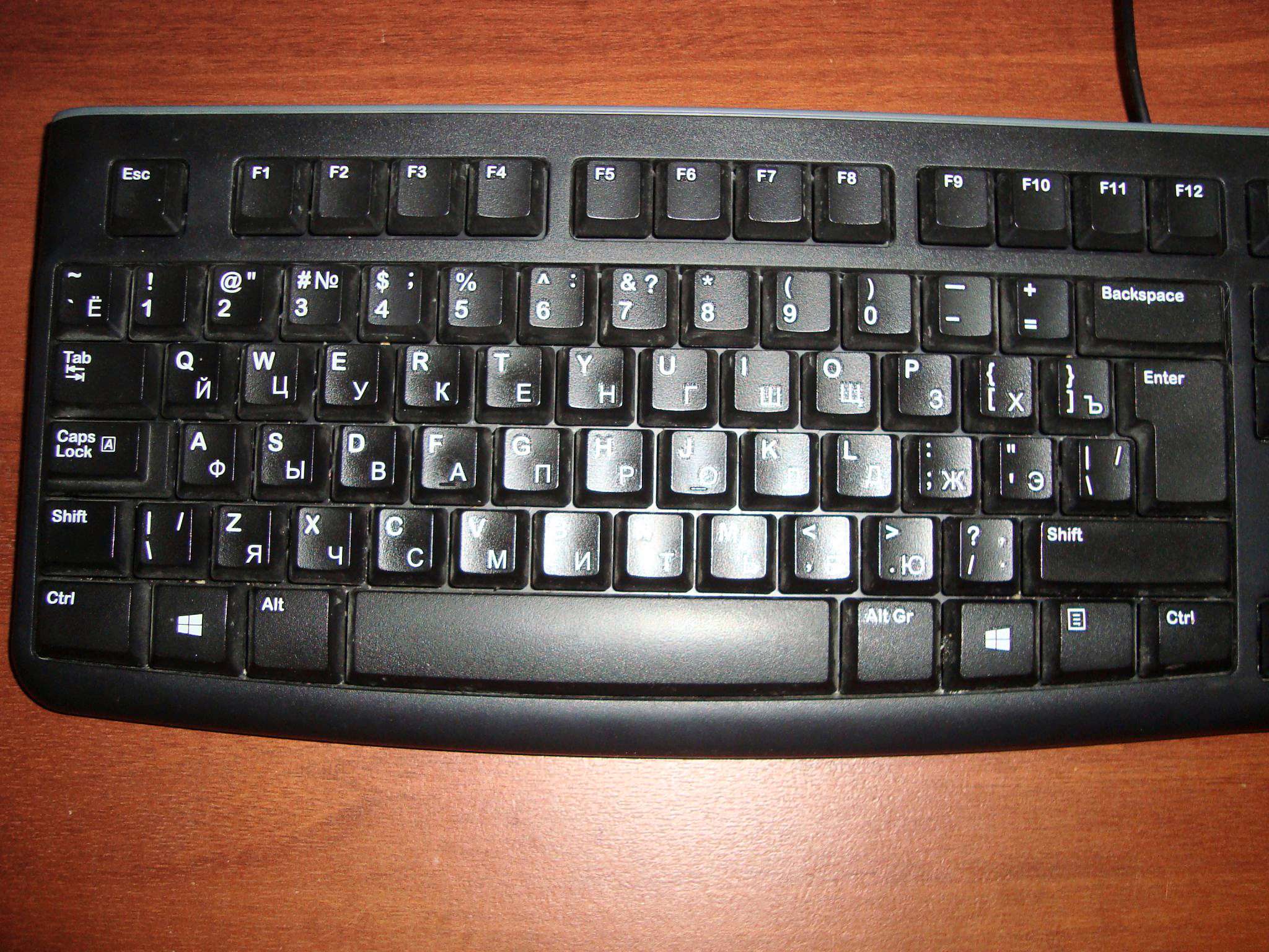 Фото раскладки клавиатуры компьютера крупным планом