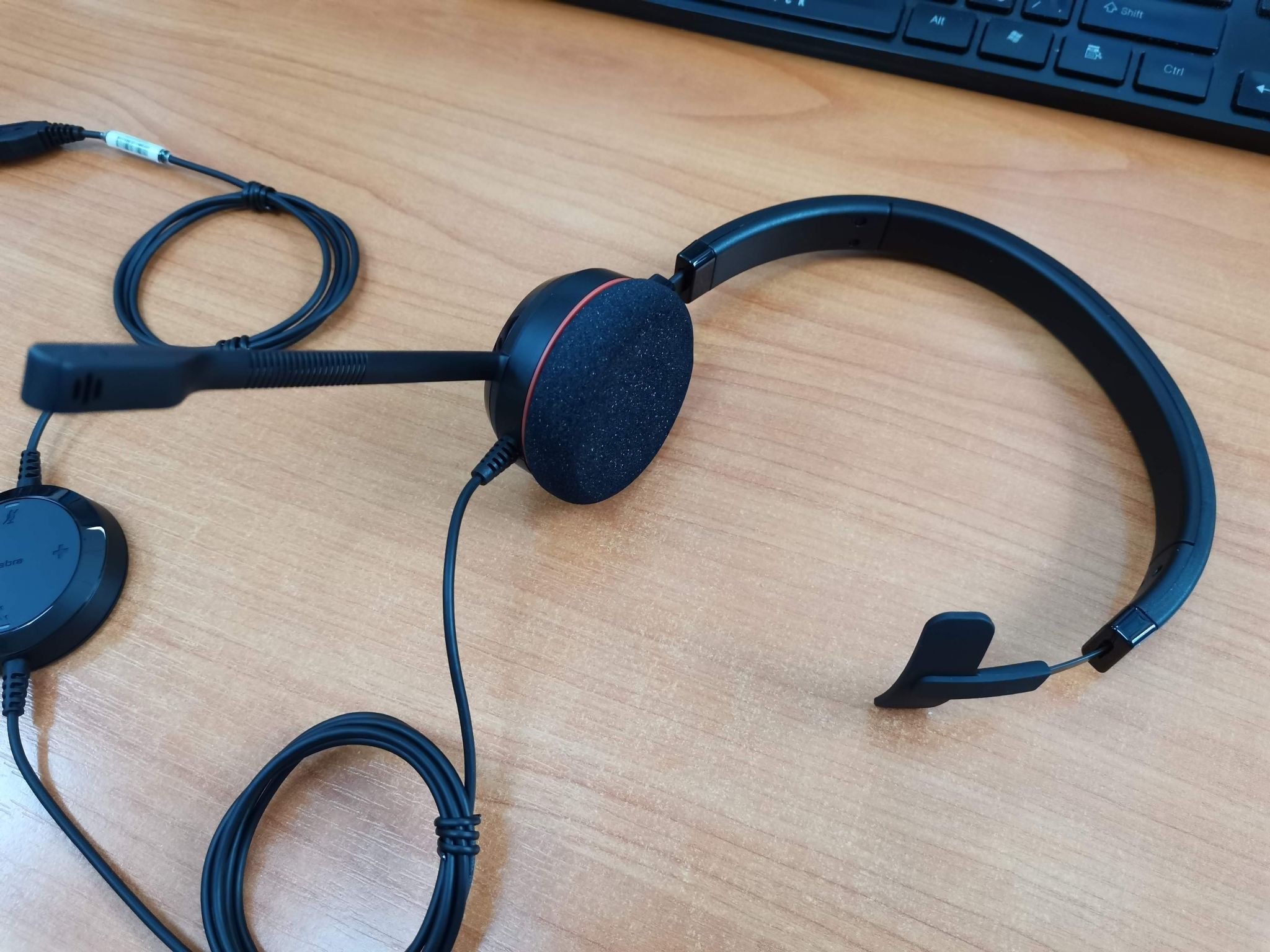 Jabra Evolve 20 UC mono. Моно наушники. Гарнитура моно наушник. Гарнитура моно наушник вай фай.