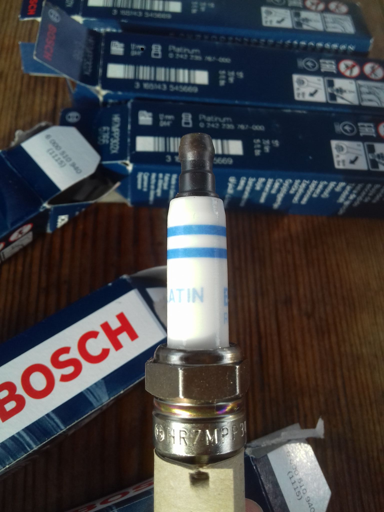 BOSCH Свеча зажигания PLATINUM [HR7MPP302X] X ALFA ROMEO Spider V (939) 3.2 JTS [939 A.000] 260 л.