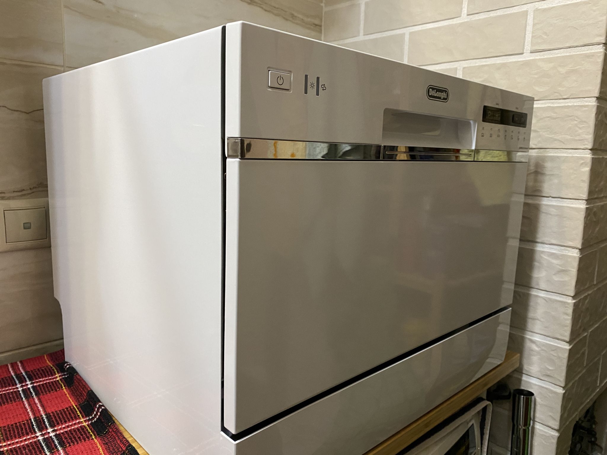 Посудомоечная машина настольная DeLonghi DDW07T Onics — купить по ...