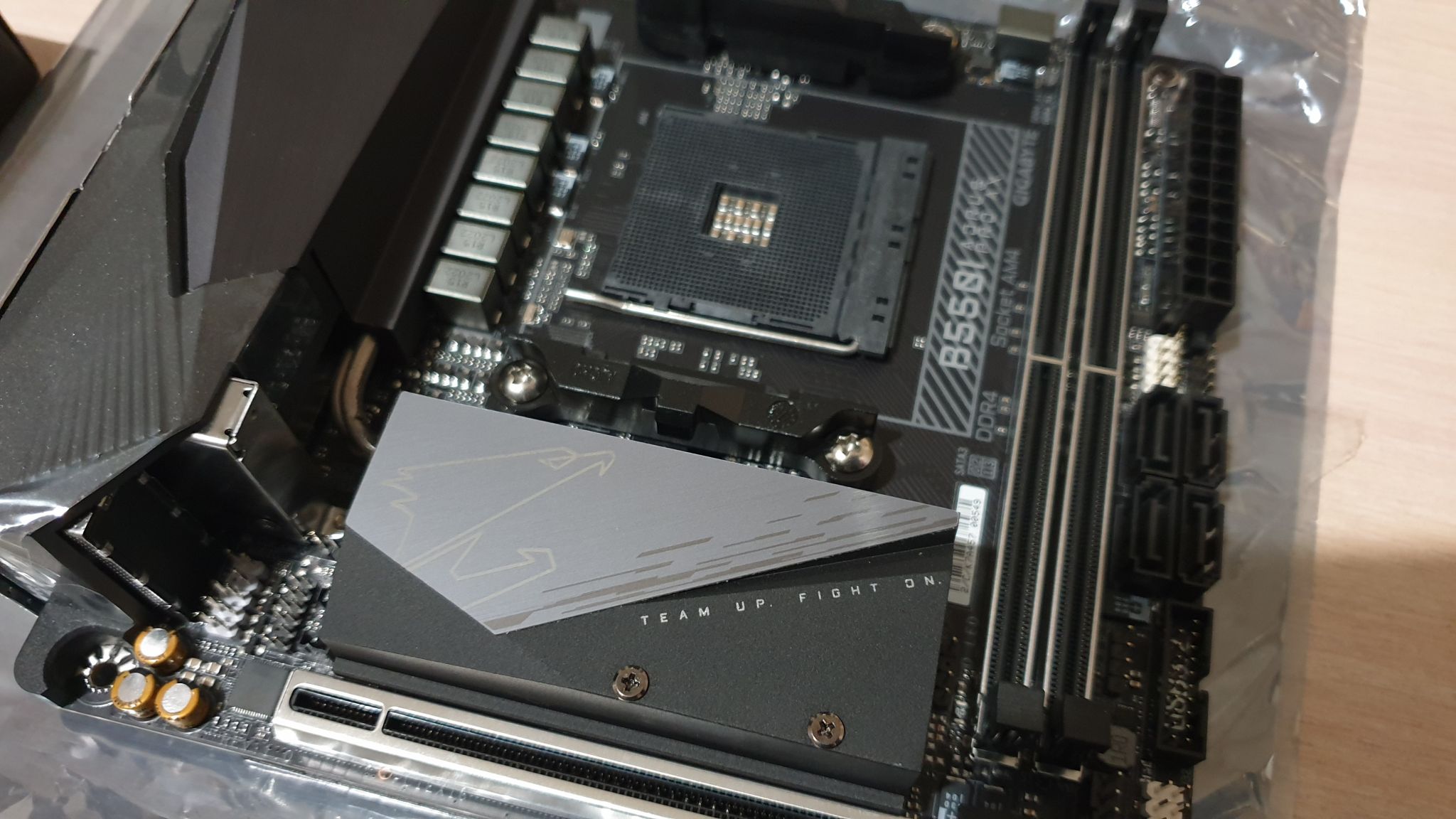 Материнская плата GIGABYTE B550I AORUS PRO AX (AM4, mini-ITX) — купить ...