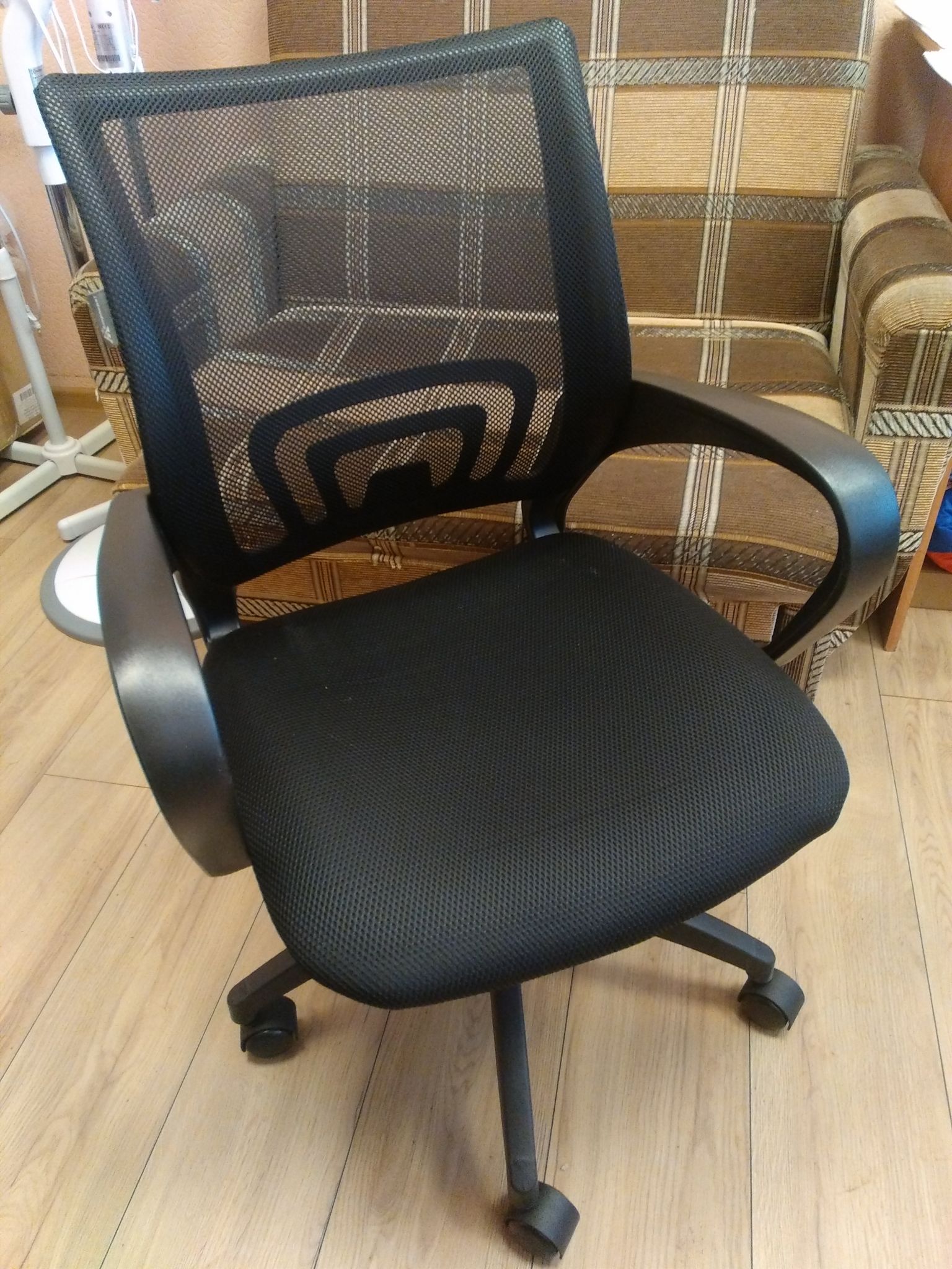 кресло офисное easy chair 304 lt серое черное