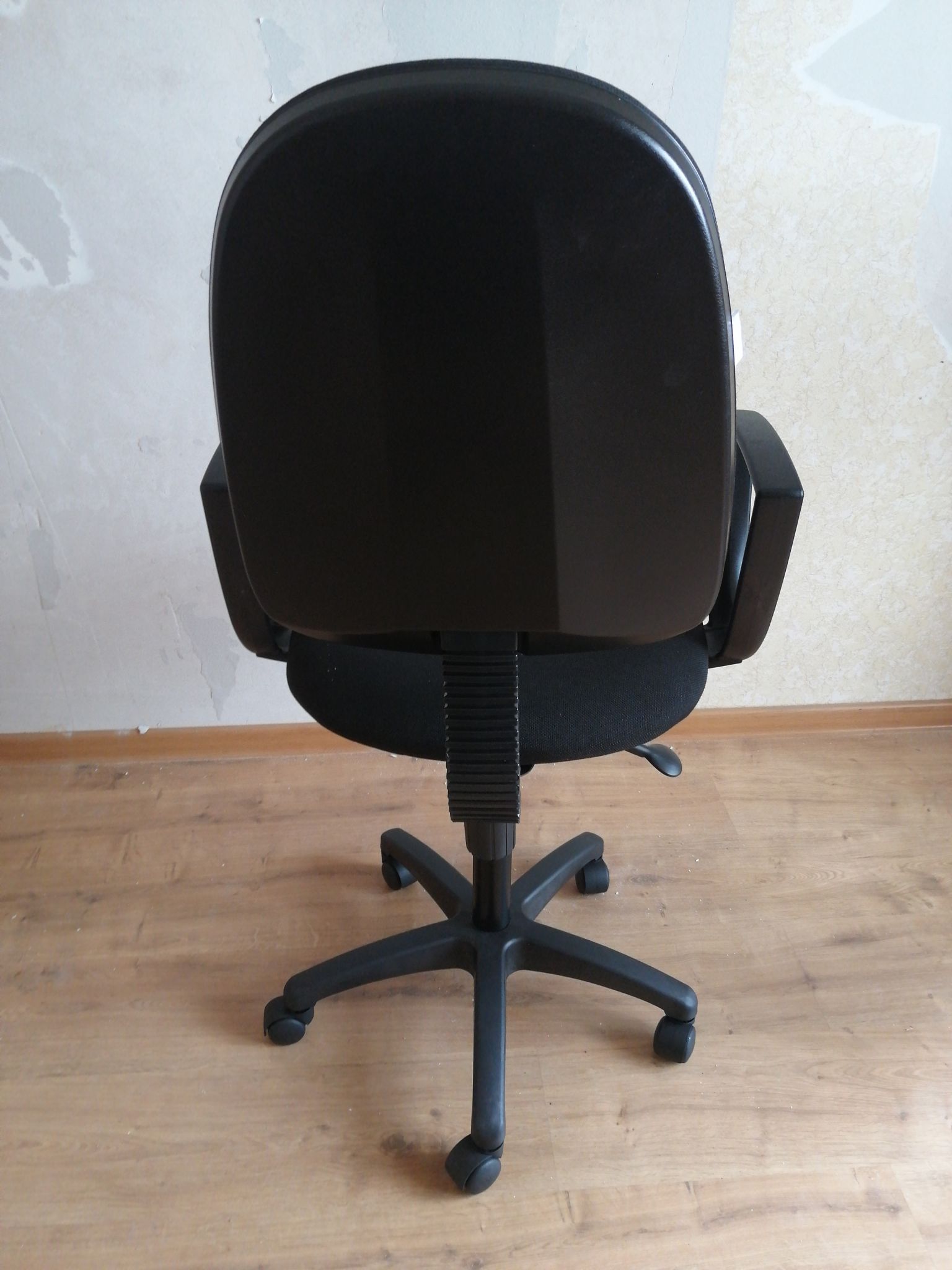 Кресло бюрократ ch 1300n or 16 черный престиж искусственная кожа