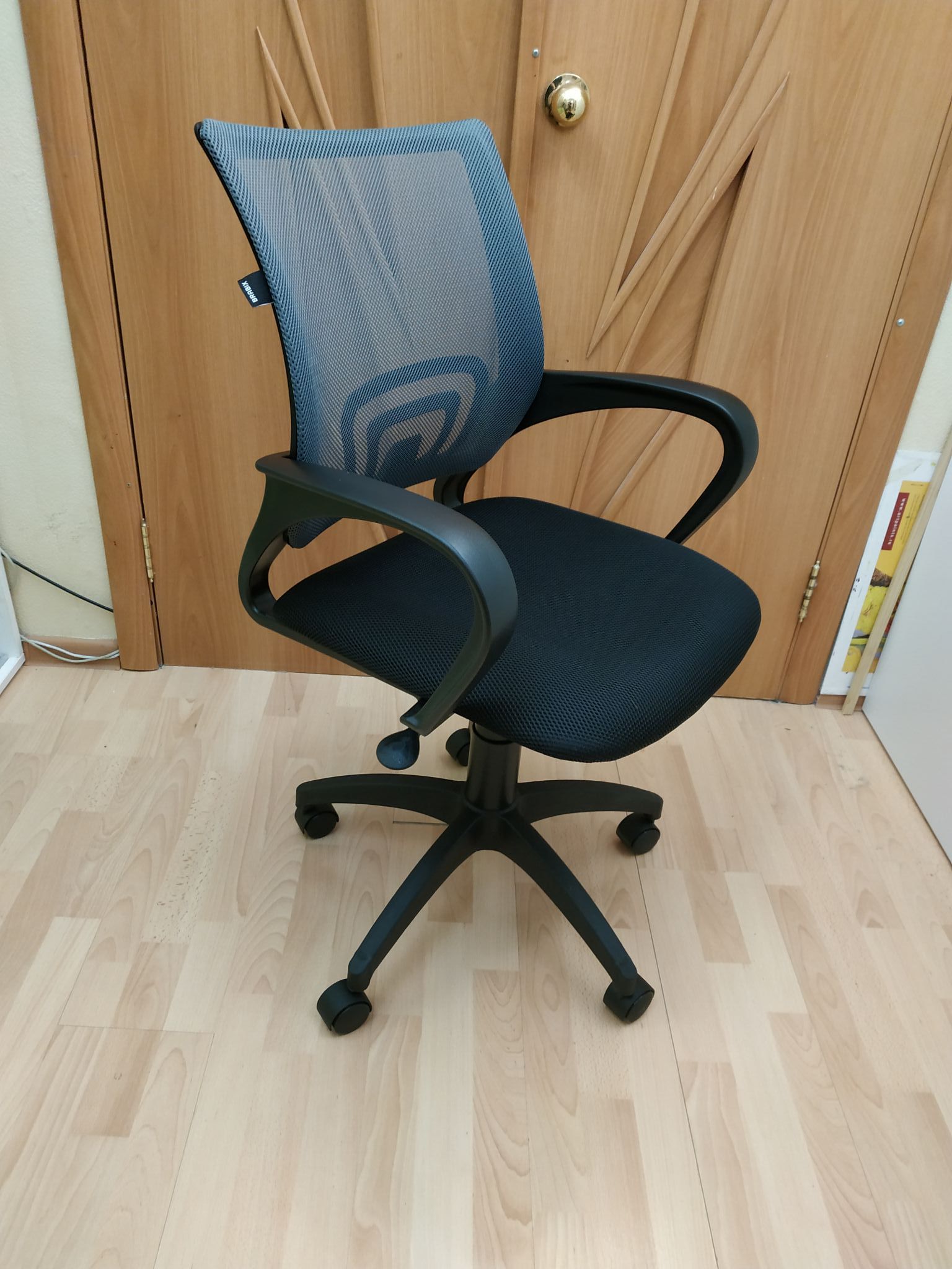 Кресло brabix fly mg 396 с подлокотниками. Кресло офисное Brabix Fly MG-396. Кресло Brabix «Fly MG-396», С подлокотниками, сетка, черное, 532083