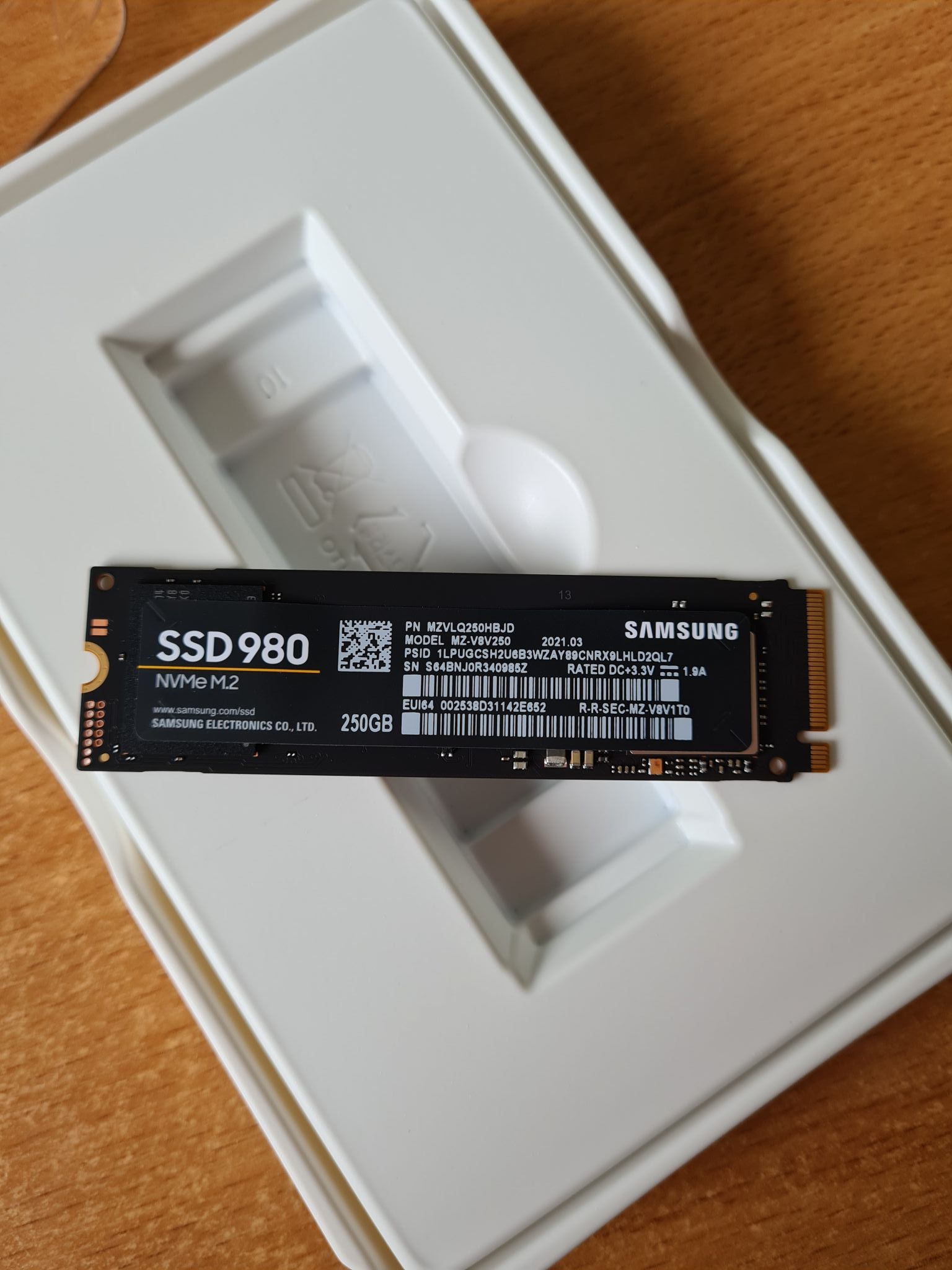 Ssd samsung 980 купить. SSD m2 Samsung 980. 250 ГБ SSD M.2 накопитель Samsung 980. Samsung 980 250. Samsung 980 250gb MZ-v8v250bw.