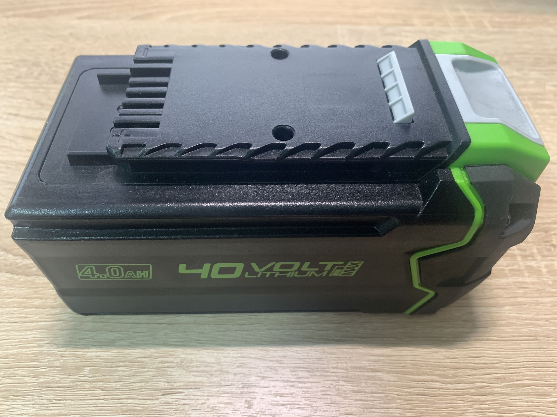 Аккумулятор гринворкс 40в. Аккумулятор GREENWORKS g40b4. Аккумулятор GREENWORKS g40b4, 40v, 4 а.ч. Аккумулятор GREENWORKS g40b4 40v, 4 а.ч 2927007. Аккумулятор Гринворкс 40в 4ач.