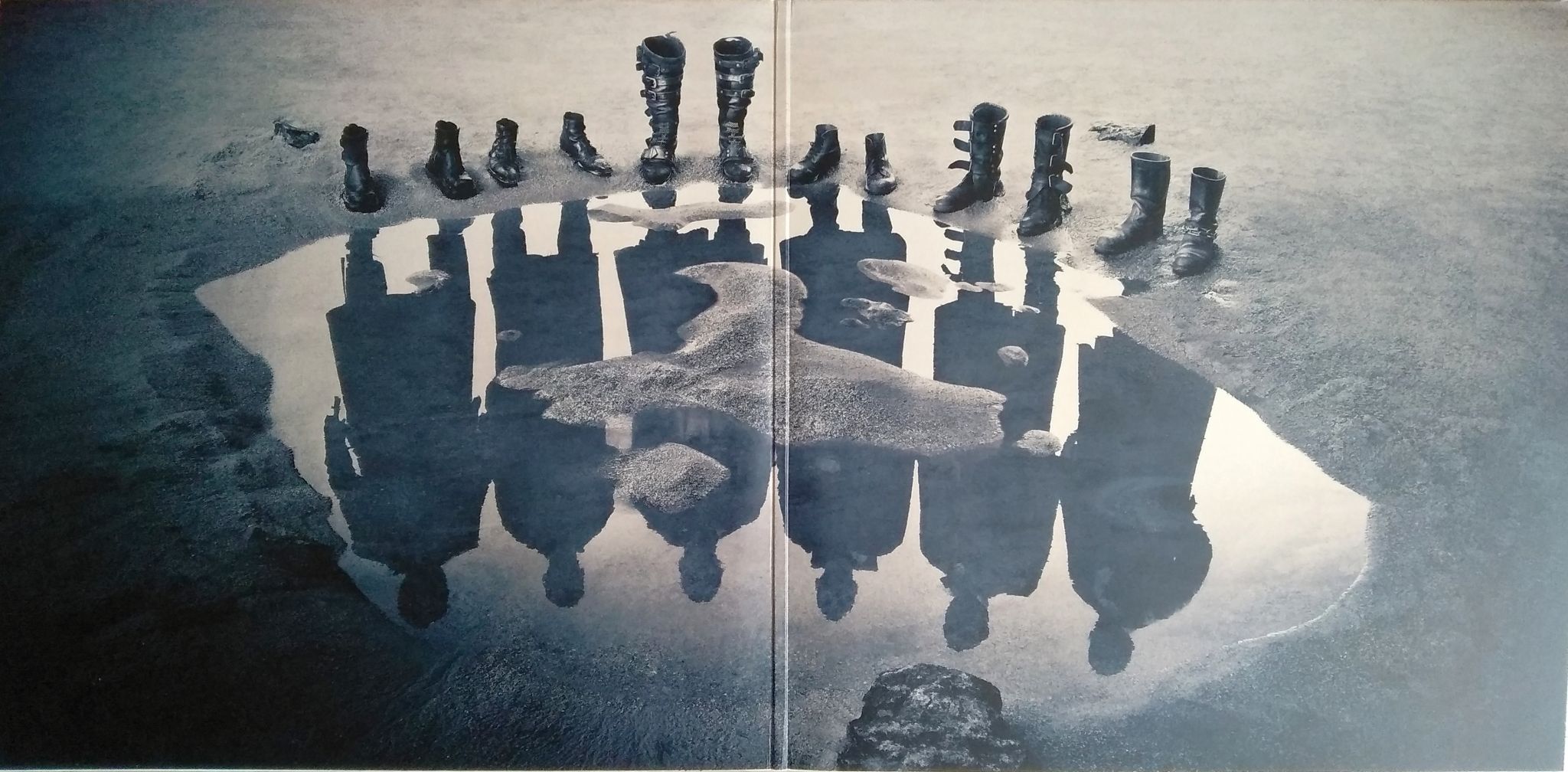 Julian cistecky brdigung. Mutter english. Rammstein знак группы. Zeig dich. Rammstein обложка.