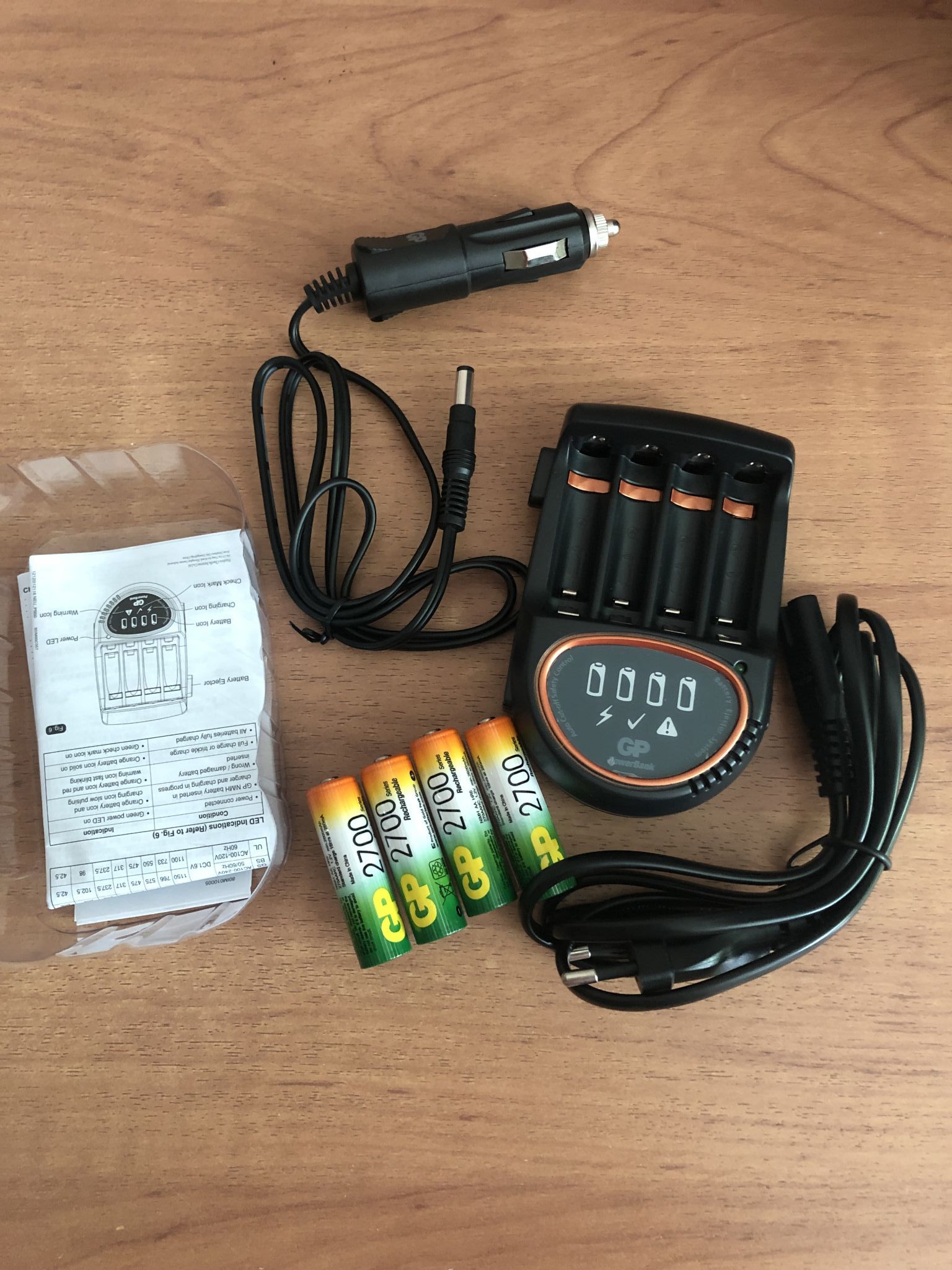 Зарядное устройство GP PowerBank PB50 + 4AA 2700 mAh, PB50GS270CA-2CR4 GP PB50GS