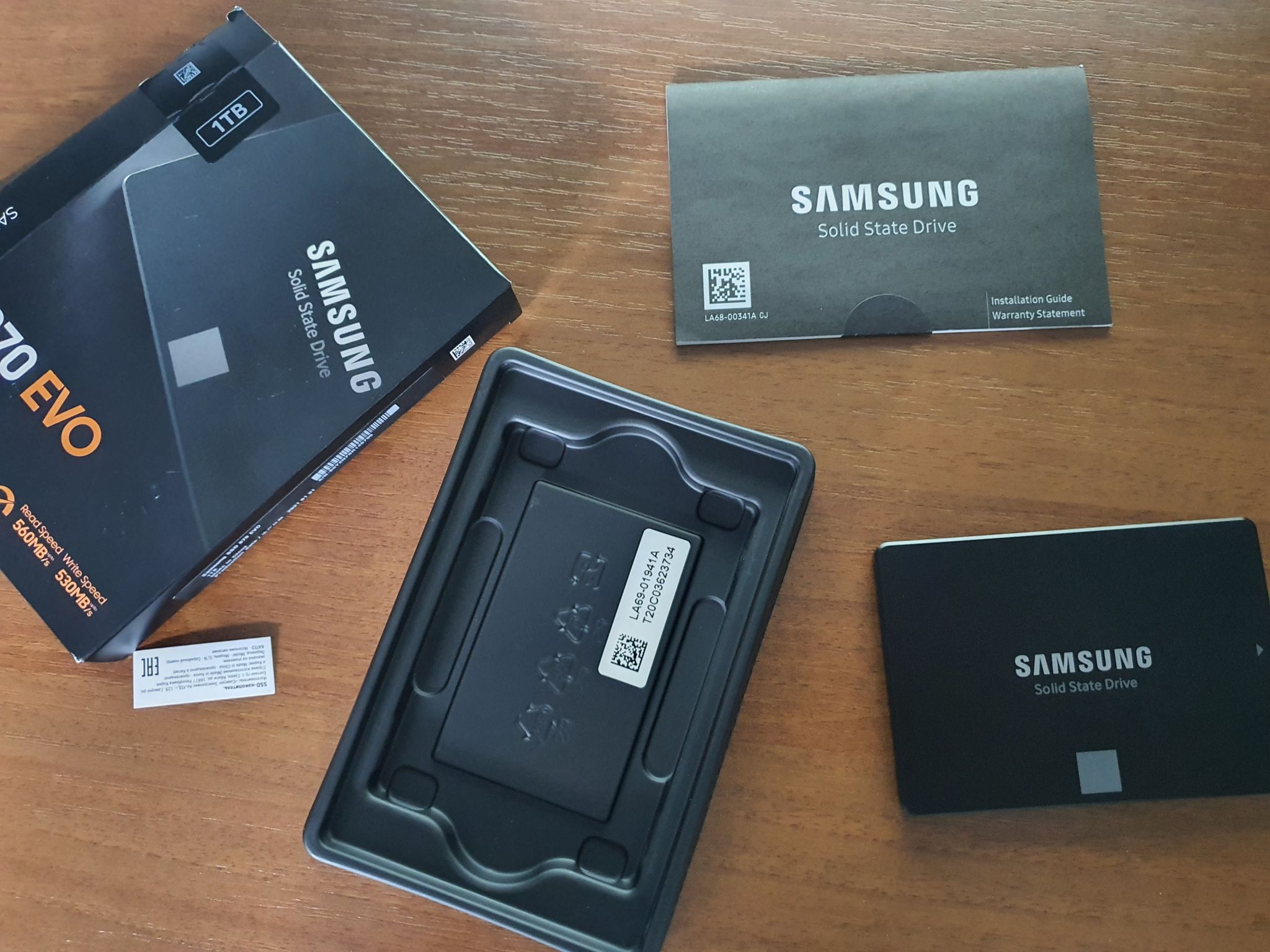 Накопитель SSD Samsung 870 EVO. SATA накопитель Samsung 870 EVO. Этикетка SSD Samsung 870 EVO 250 ГБ. SSD накопитель Samsung 870 EVO MZ. Ssd samsung mz v8v1t0bw