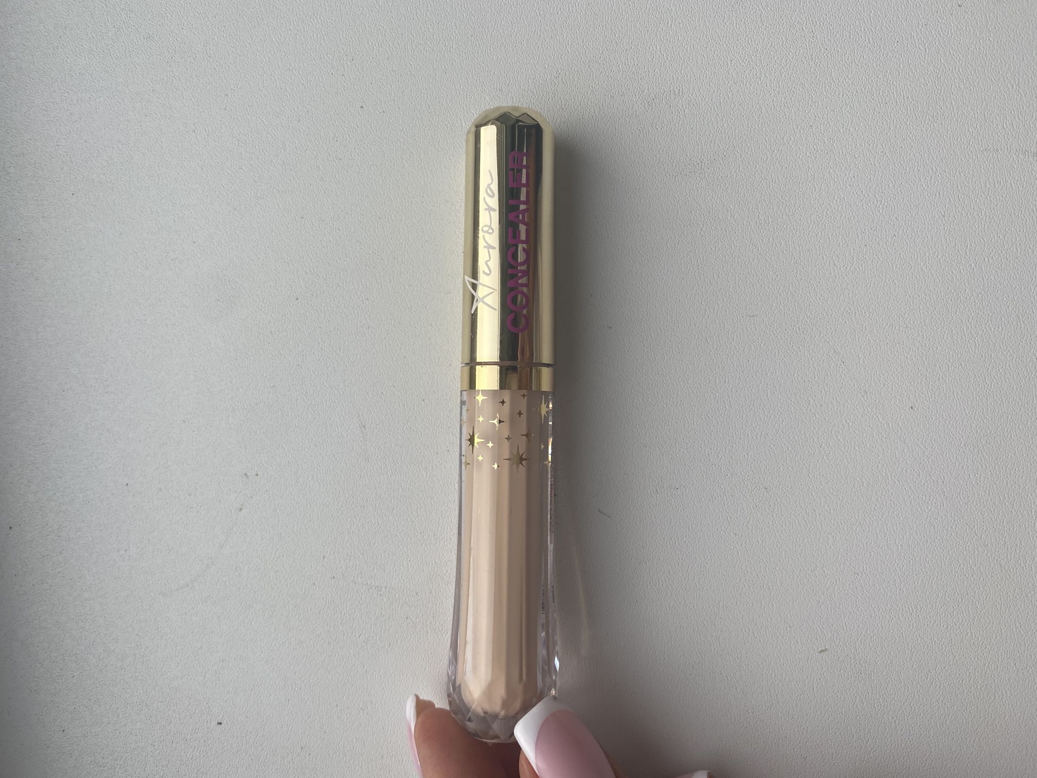 Консилер для лица Vivienne Sabo Concealer Aurora со светоотражающими ...