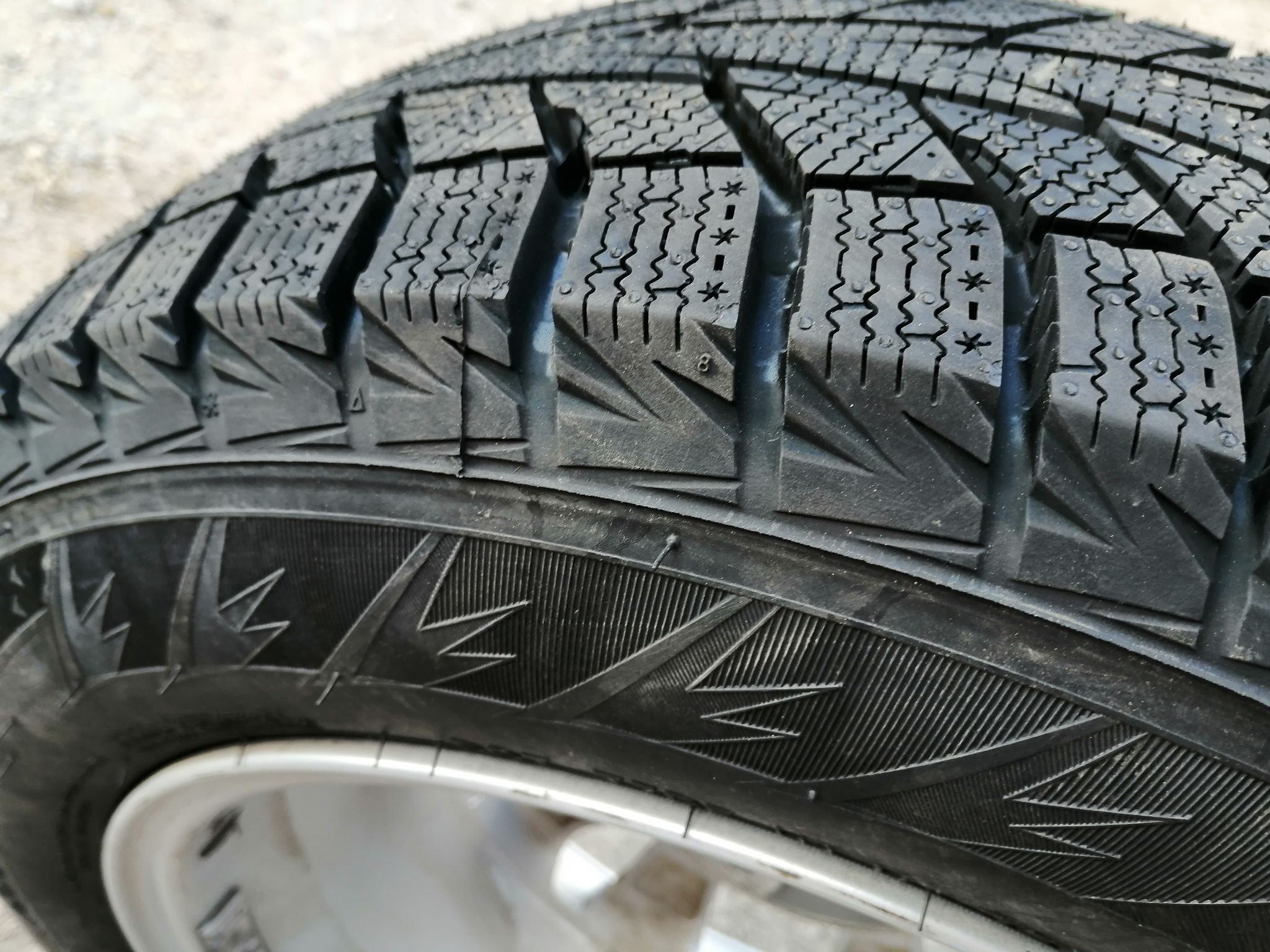 Hankook winter iz2 w616. 185/65 R15 92t Hankook w616. 185/70r14 92t Hankook Winter i*cept iz2 w616. Автомобильная шина Hankook Tire Winter i*cept iz 2 w616 245/50 r18 104t зимняя. Автомобильная шина Hankook Tire Winter i*cept iz 2 w616 175/65 r15 86t зимняя.