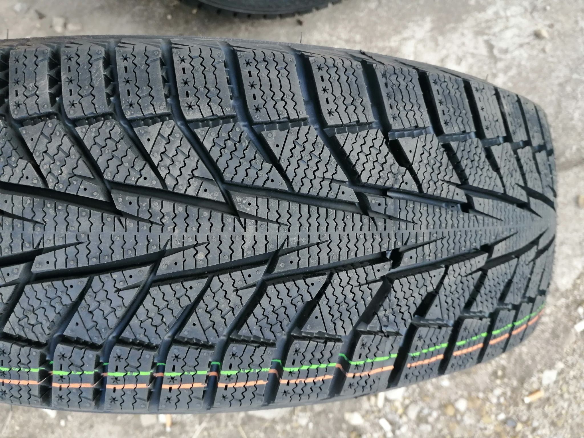Шины winter i cept. Hankook Winter i*cept w616. Hankook Winter i cept iz2 w616. Hankook Tire Winter i*cept iz 2 w616. Hankook w616 Winter i*cept iz2 185/65 r15 92t.