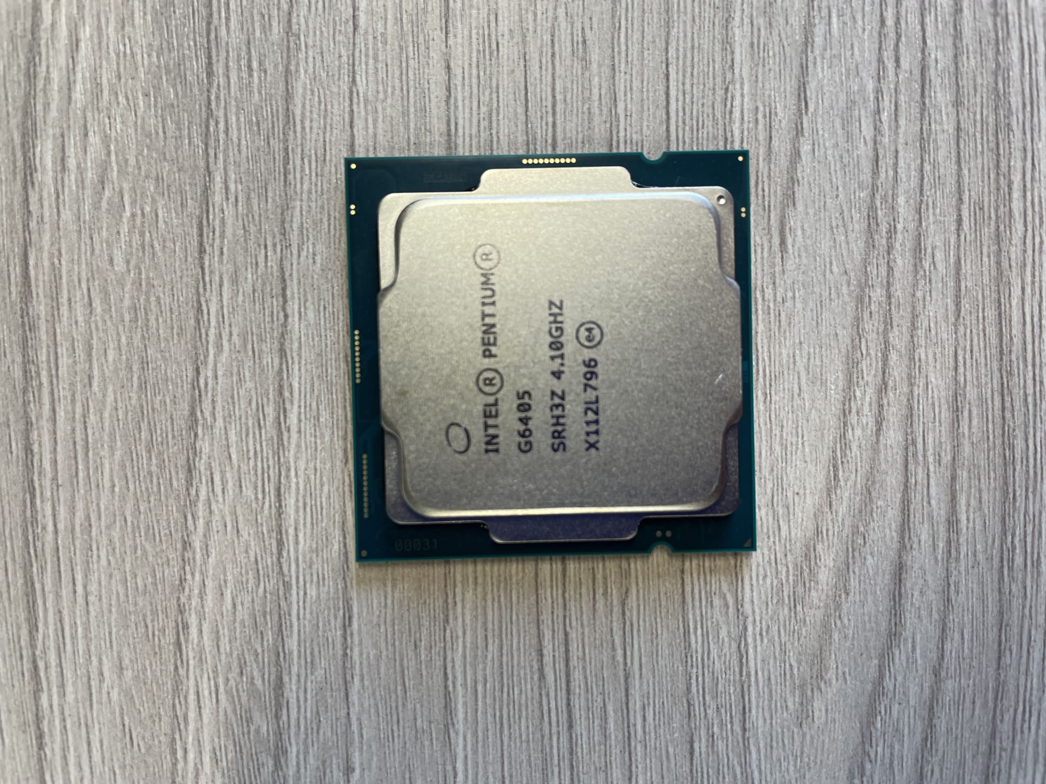 Pentium r gold g6405 cpu. Процессор Intel Pentium Gold g6405. Процессор Intel Pentium Gold g6405 OEM. Intel Pentium Gold g6405 lga1200, 2 x 4100 МГЦ. Pentium Gold g6505.