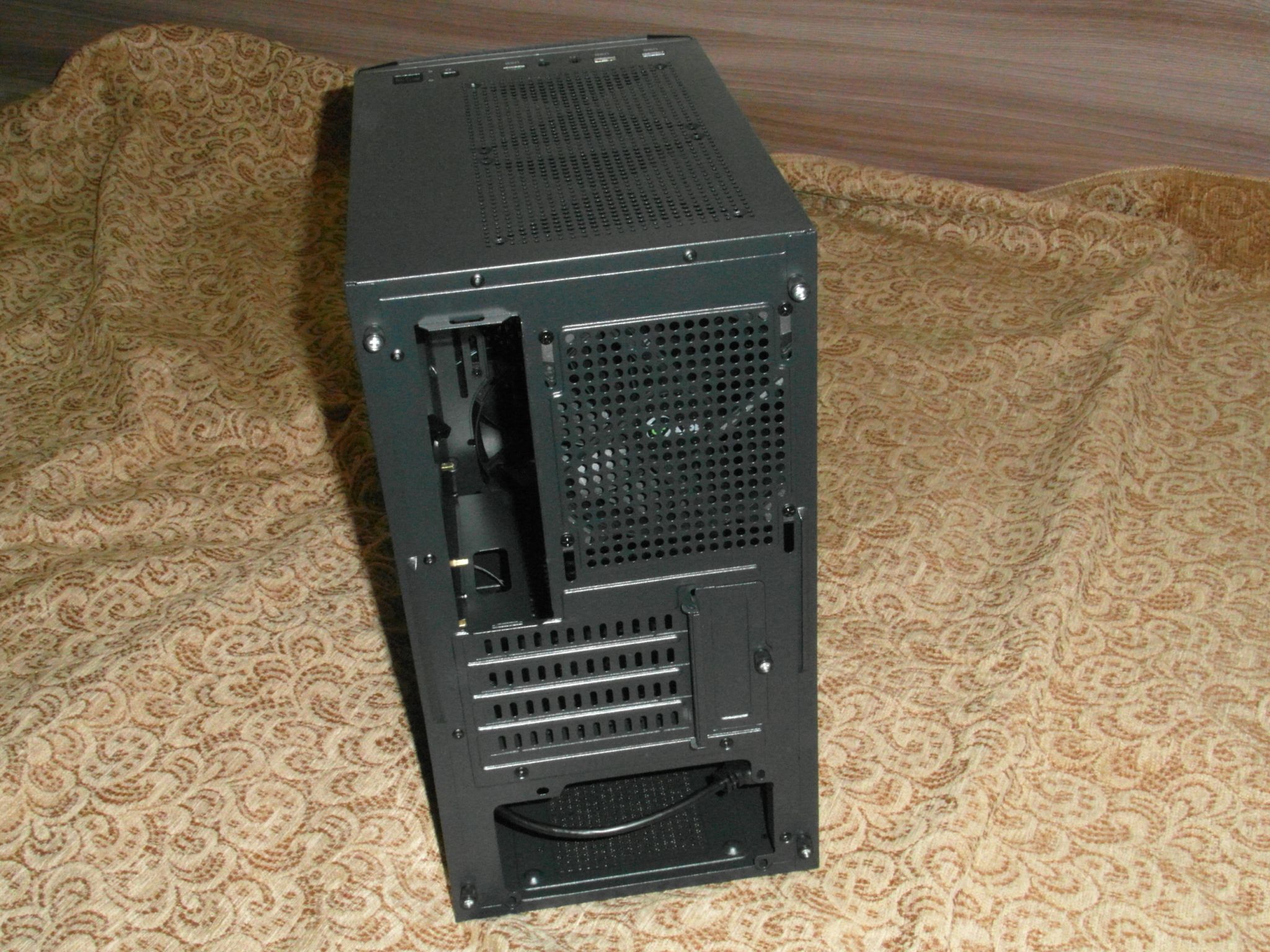 Корпус Powercase Mistra Micro Z2B SI, черный (CMIMZB-F2SI) — купить по ...