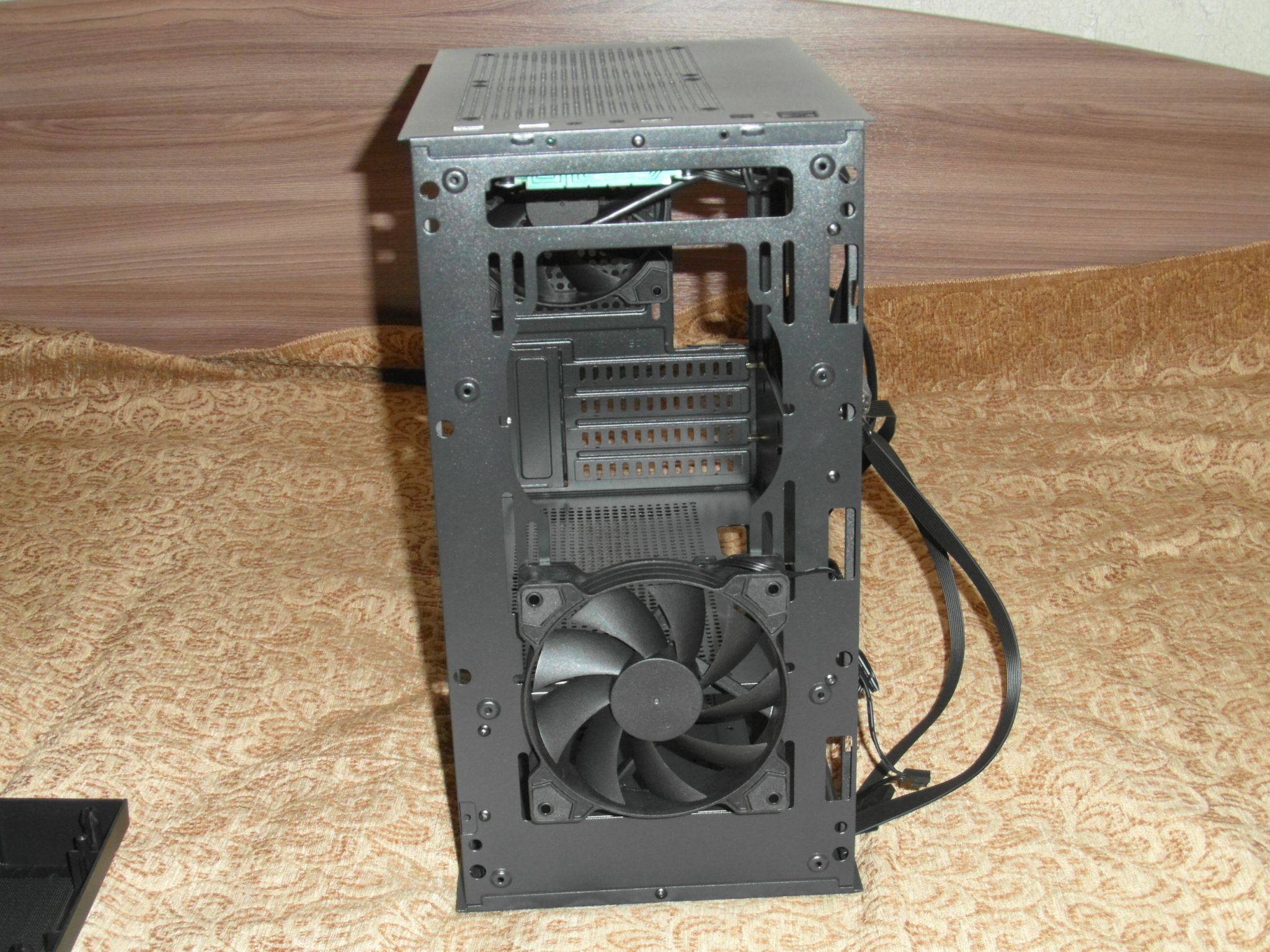 Корпус Powercase Mistra Micro Z2B SI, черный (CMIMZB-F2SI) — купить по ...