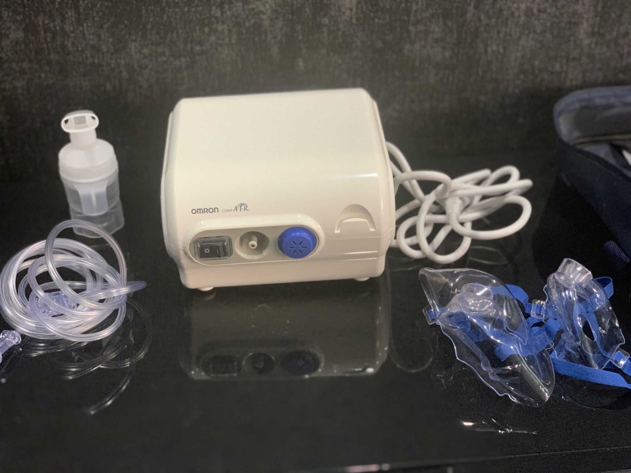 Небулайзер omron c28. Omron ne-c28 Plus. Ингалятор компрессорный Omron ne-c28 Plus (ne-c28p-ru). Ингалятор Omron c28. Омрон небулайзер ne-c28 Plus компрессорный.