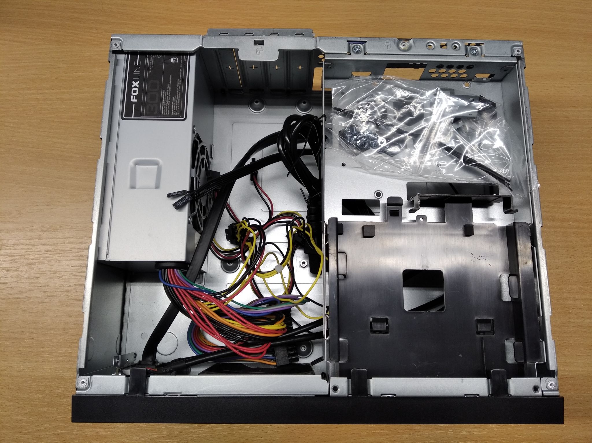 Корпус Foxline FL-1001 mATX FL-1001-TFX300S — купить по низкой цене в ...