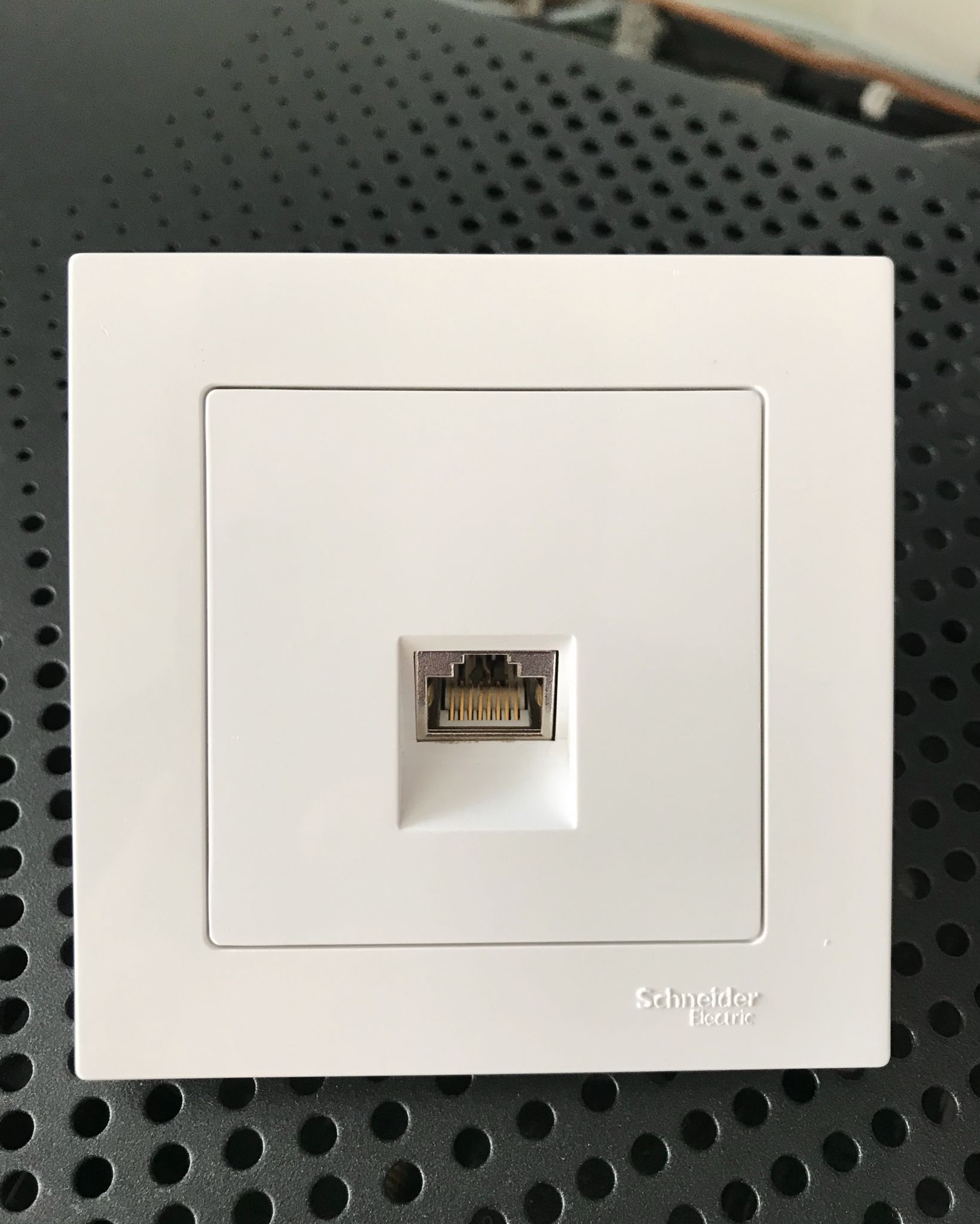 Купить розетка компьютерная RJ45 SCHNEIDER ELECTRIC AtlasDesign кат. 6A ...