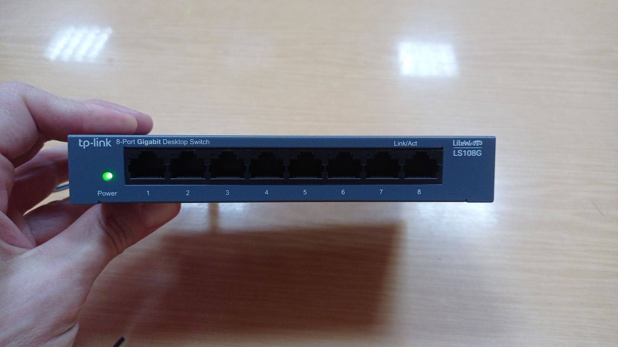 8. Коммутатор tp link ls108g. Коммутатор tp-link ls105g. Tp-link smb ls108g. Tp-link ls108g.