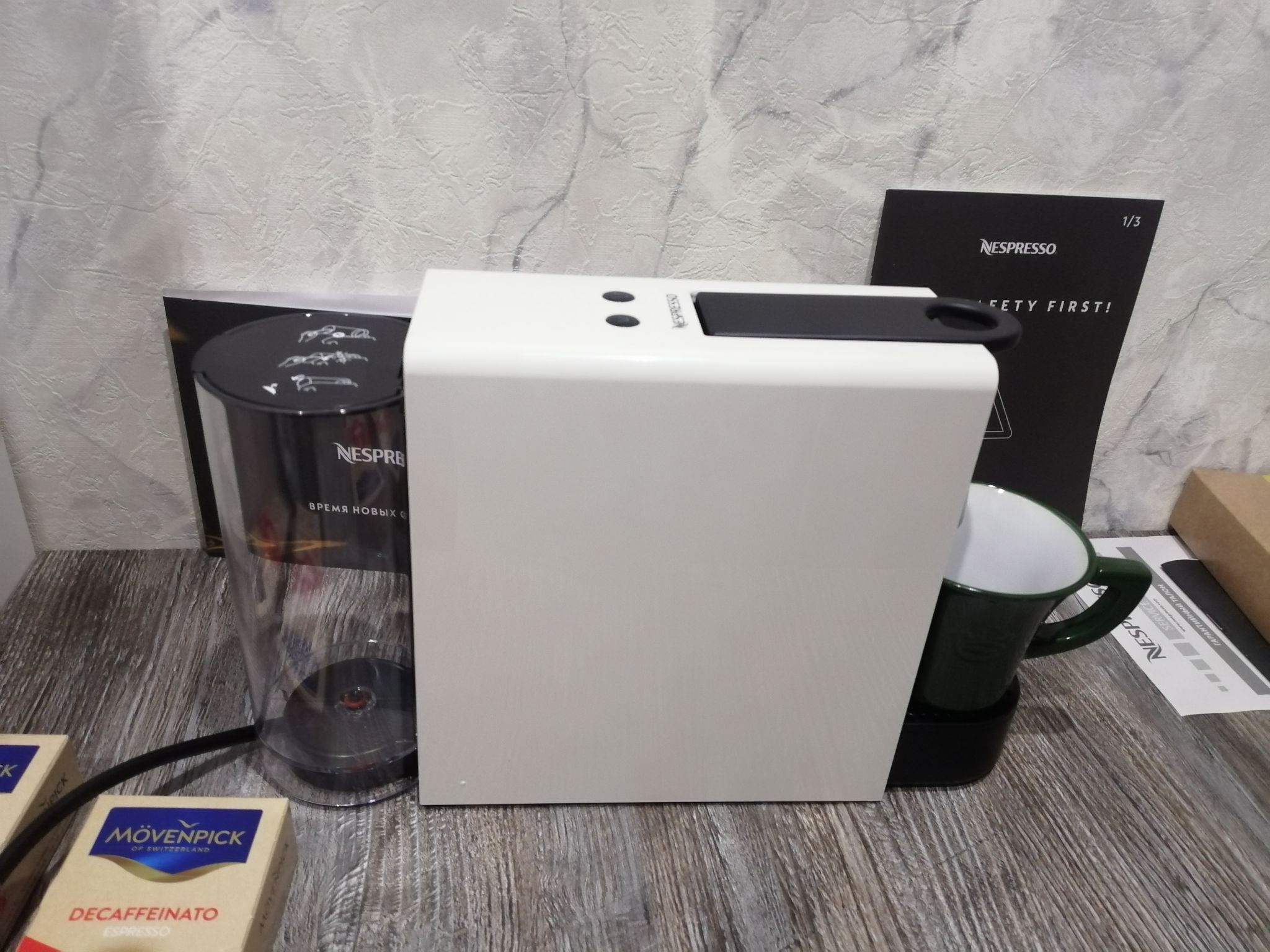 Essenza mini c30 white. Nespresso Essenza Mini c30 White. Nespresso® Essenza Mini c30 Pure White. Капсульная кофемашина Nespresso Essenza Mini c30 White, белый. Essenza Mini c30 разборка.