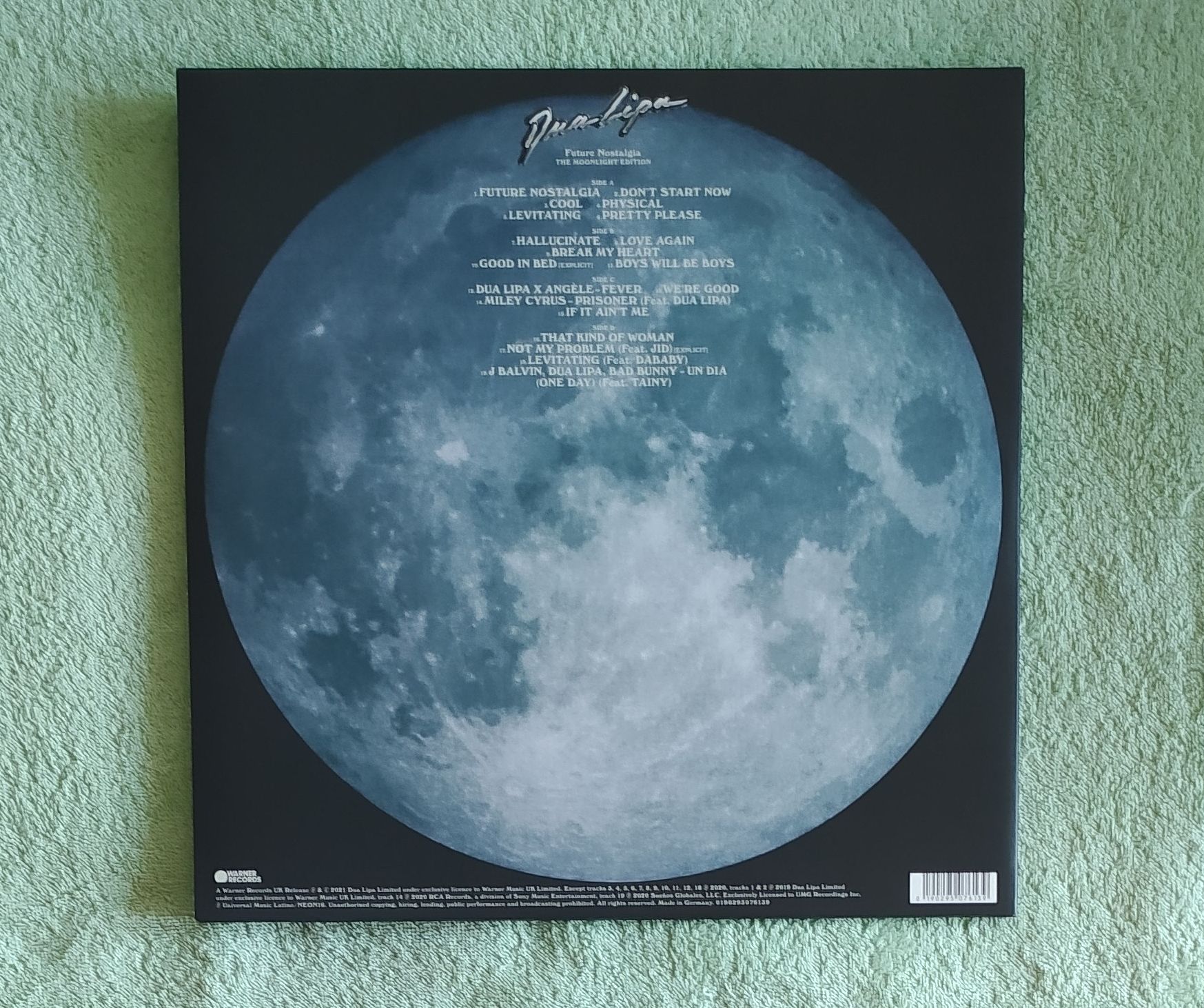 ностальгия 2020. Dua lipa nostalgia. Dua lipa future nostalgia vinyl. Dua lipa. Future nostalgia дуа липа.