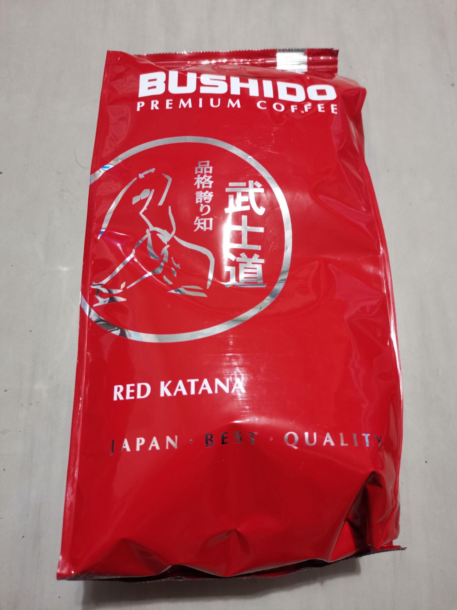 Кофе в зернах bushido red. Кофе в зернах Bushido Red Katana, 1 кг. Бушидо ред катана в зернах 1 кг. Bushido Red Katana 1 кг. Bushido кофе в зернах 1 кг.