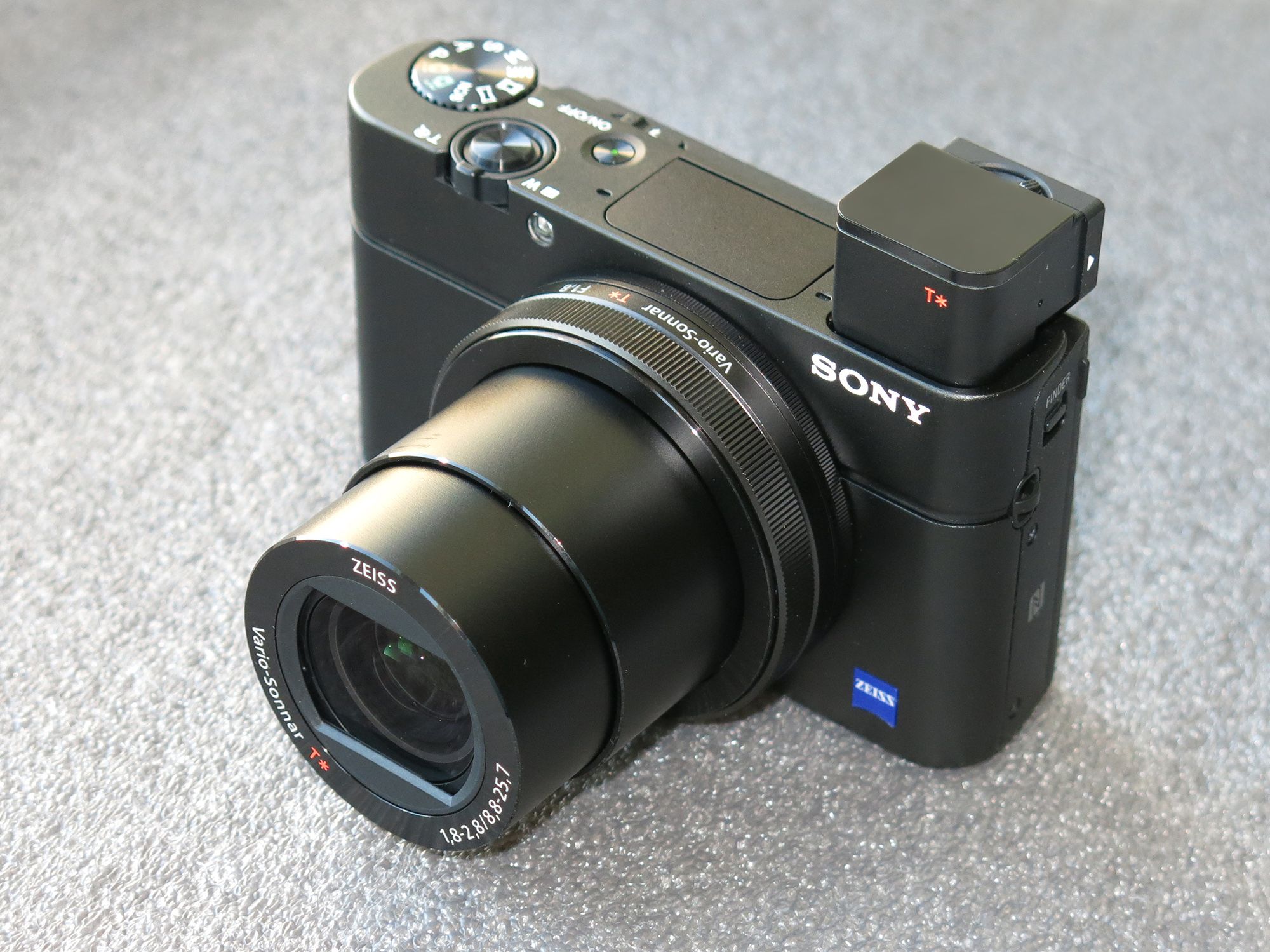 Цифровой фотоаппарат Sony Cyber-shot DSC-RX100 III (M3) — купить в  интернет-магазине ОНЛАЙН ТРЕЙД.РУ