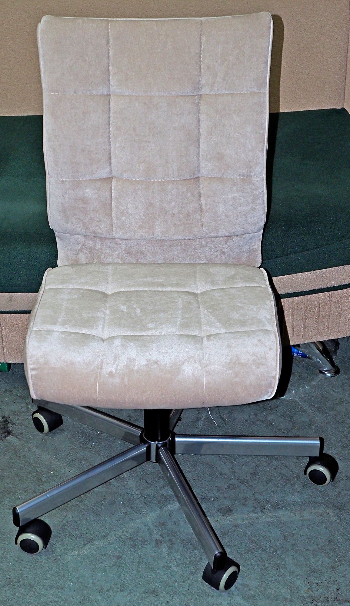 Кресло офисное бюрократ ch 330m velv20 молочный velvet 20 крестовина металл