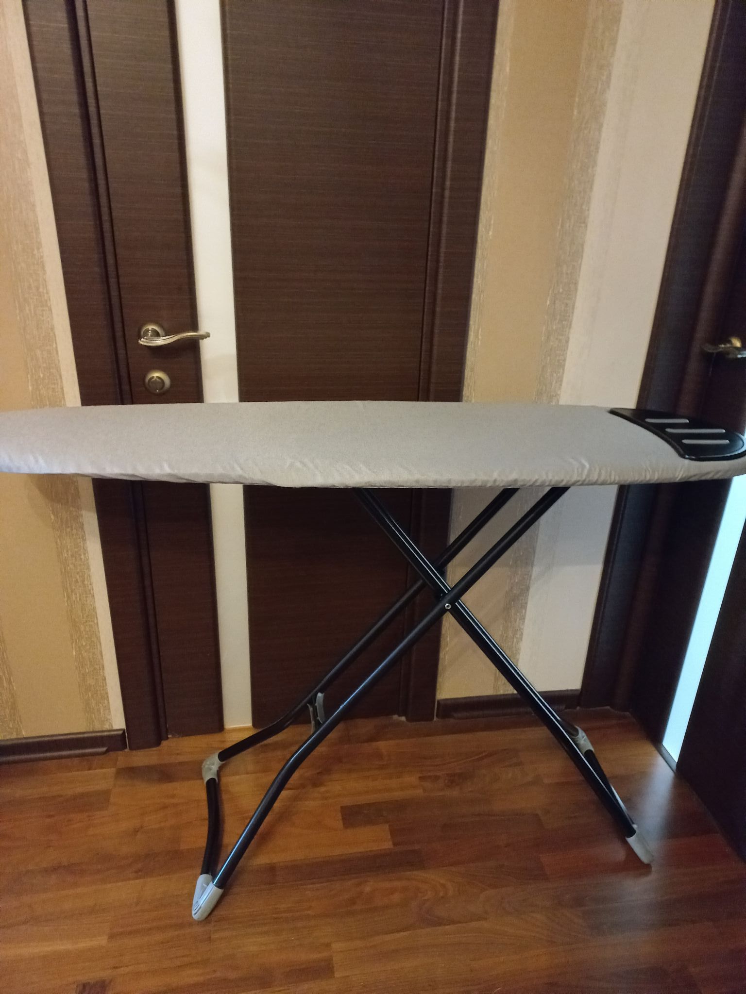 Гладильная доска Hausmann HM-4122 Vega 140x38 см — купить по низкой ...