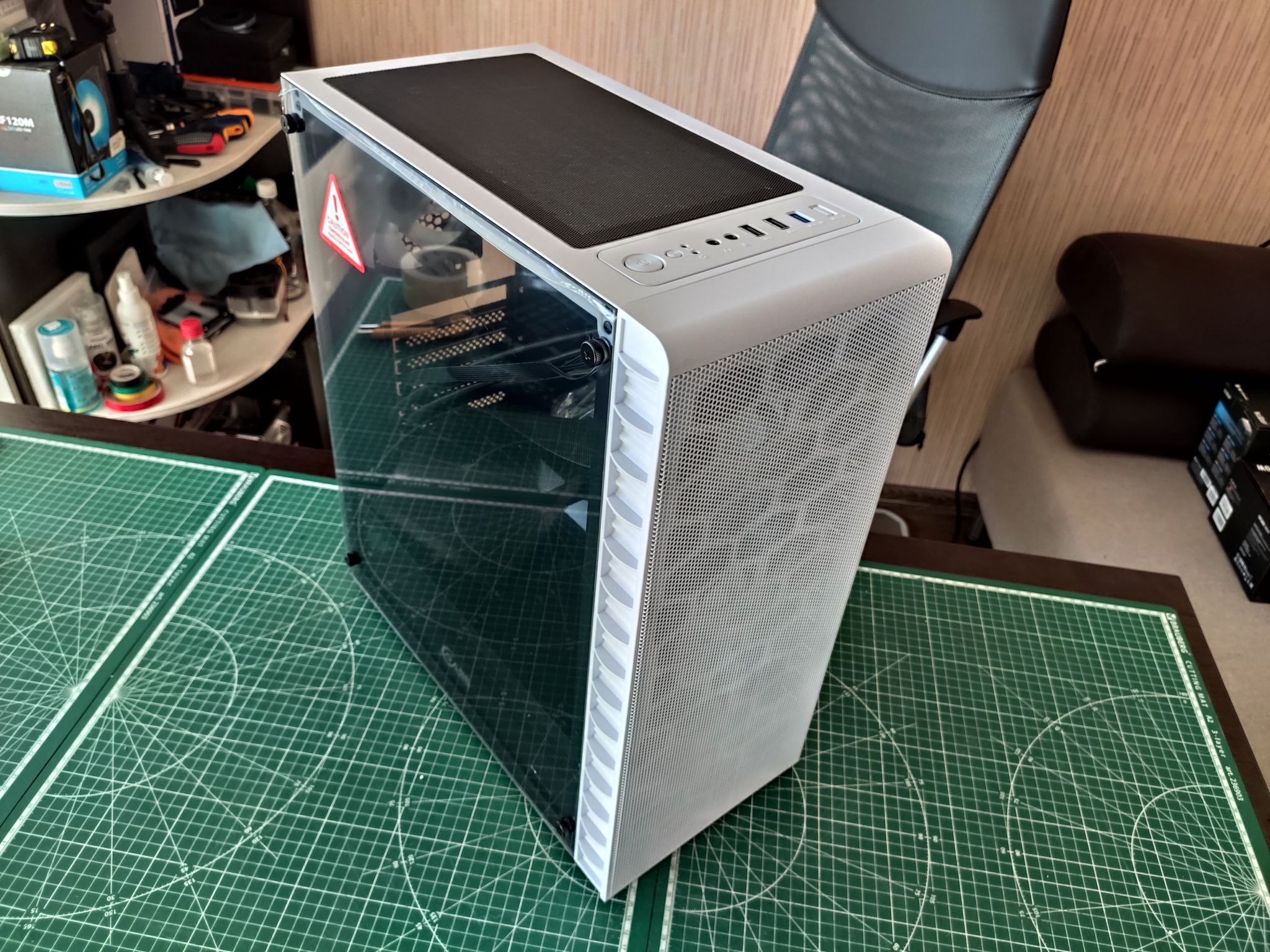 Корпус powercase white. Корпус POWERCASE Mistral z4 White. Корпус POWERCASE Mistral z4с White cmiz4cw-l4. Корпус POWERCASE Mistral z4 Mesh led белый. POWERCASE Mistral z4 CMIZW-l4.