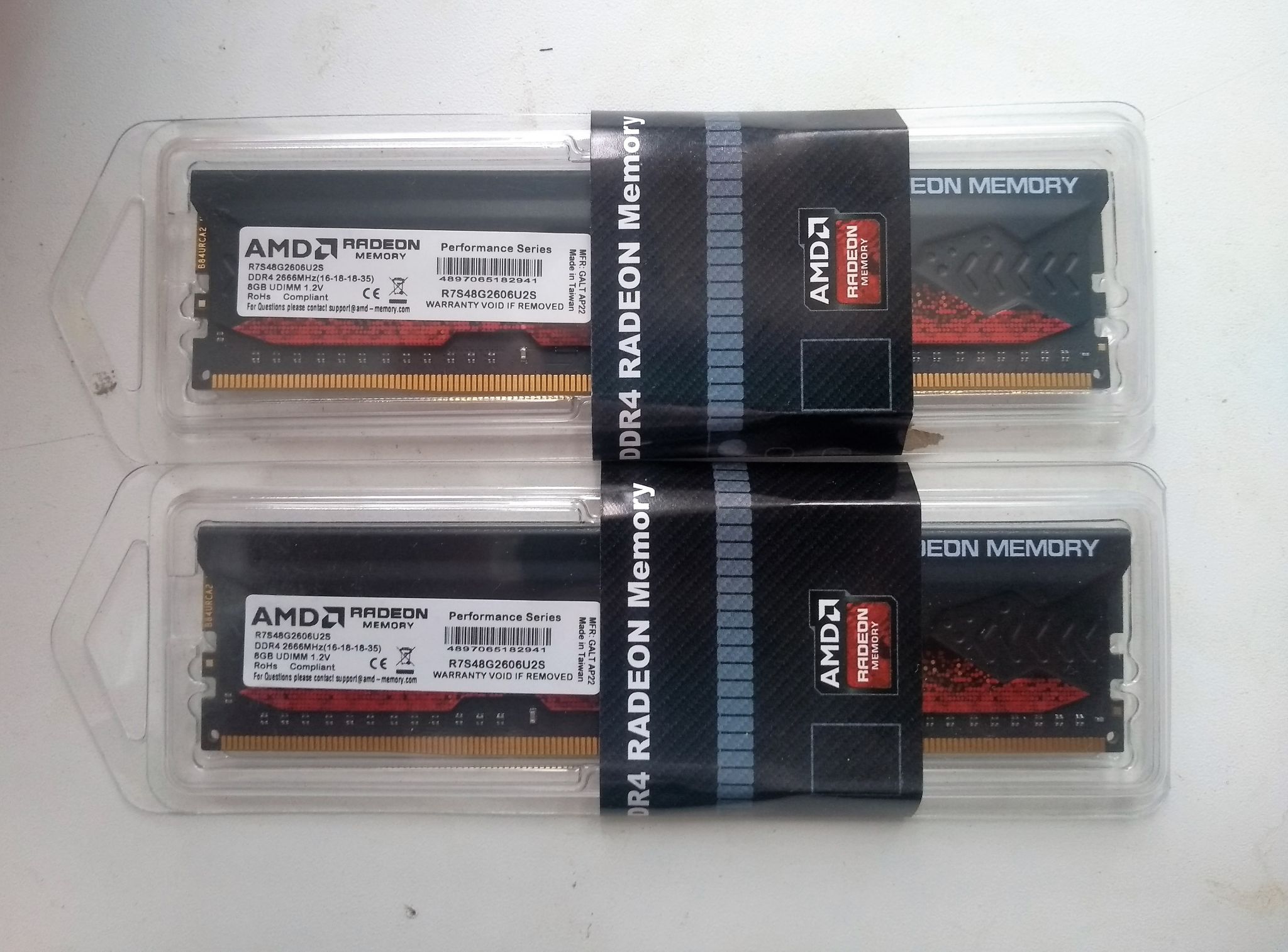 Модуль памяти amd. AMD 4 ГБ ddr4 2666 МГЦ DIMM cl16 r744g2606u1s-u. Оперативная память AMD Radeon r7 Performance Series [r748g2606u2s-u] 8 ГБ. Память АМД дddr 16. Оперативная память AMD Radeon r7 Performance Series 8 ГБ ddr4.