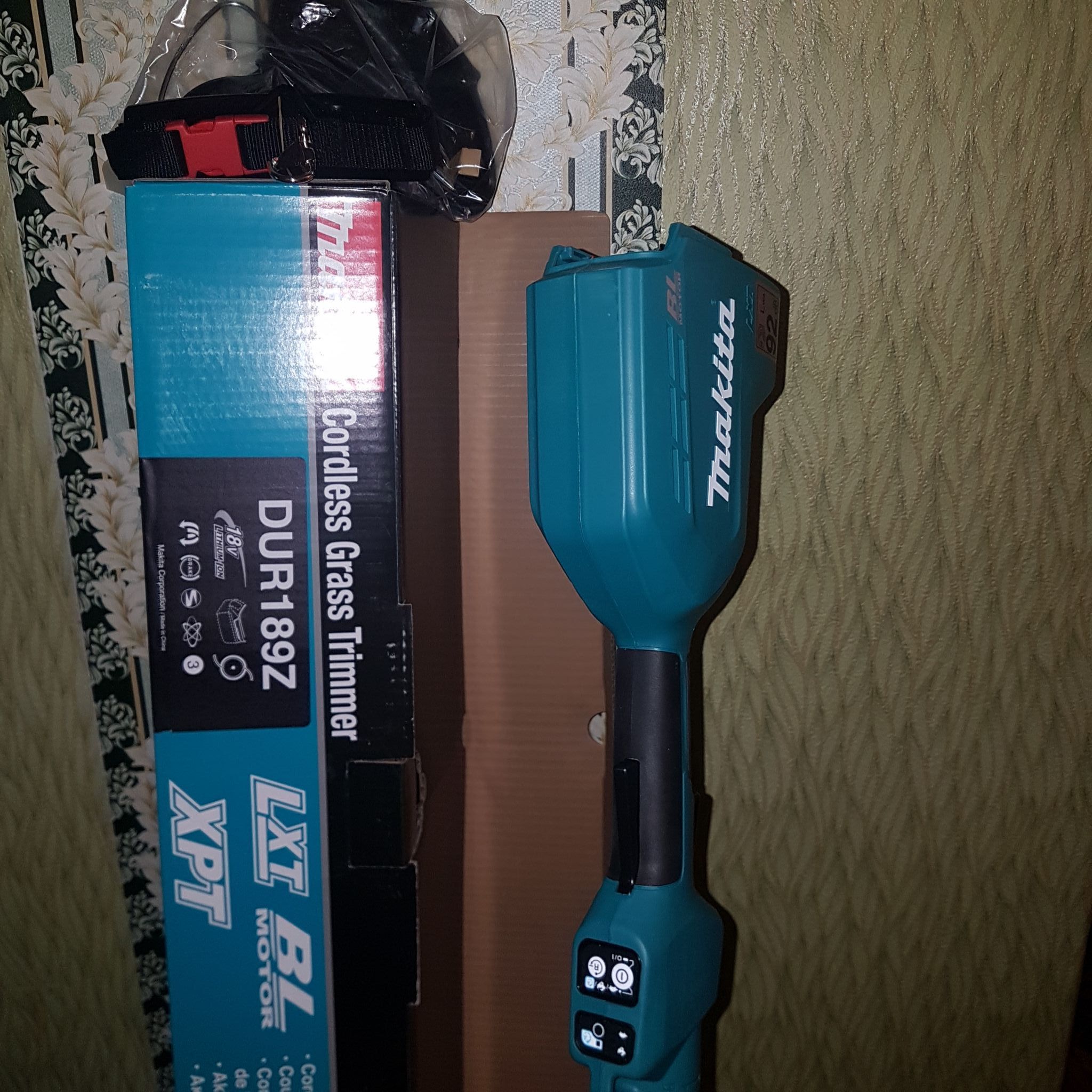 Makita lxt dur189z