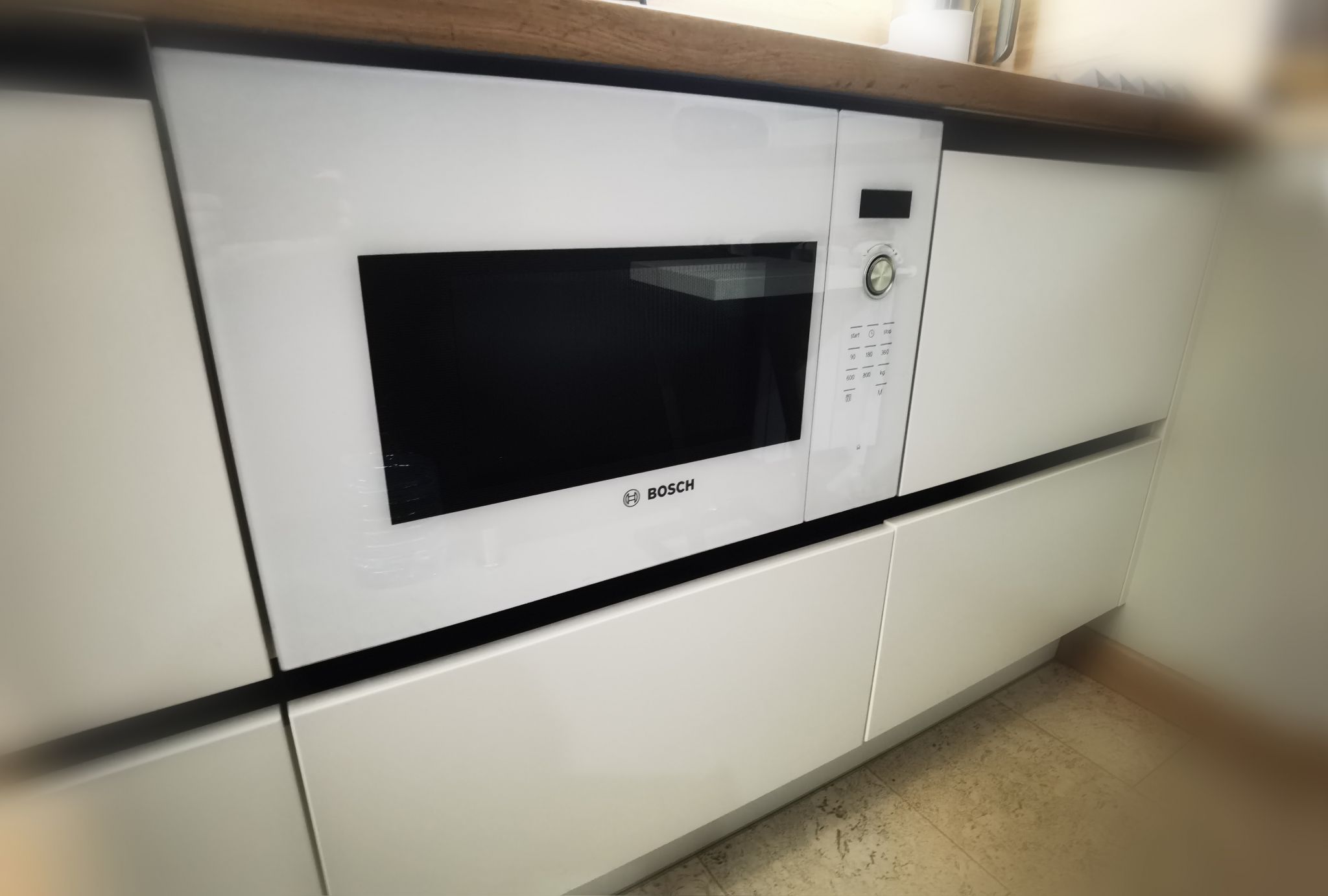 Микроволновая печь встраиваемая Bosch Serie|6 BFL524MW0 — купить в ...