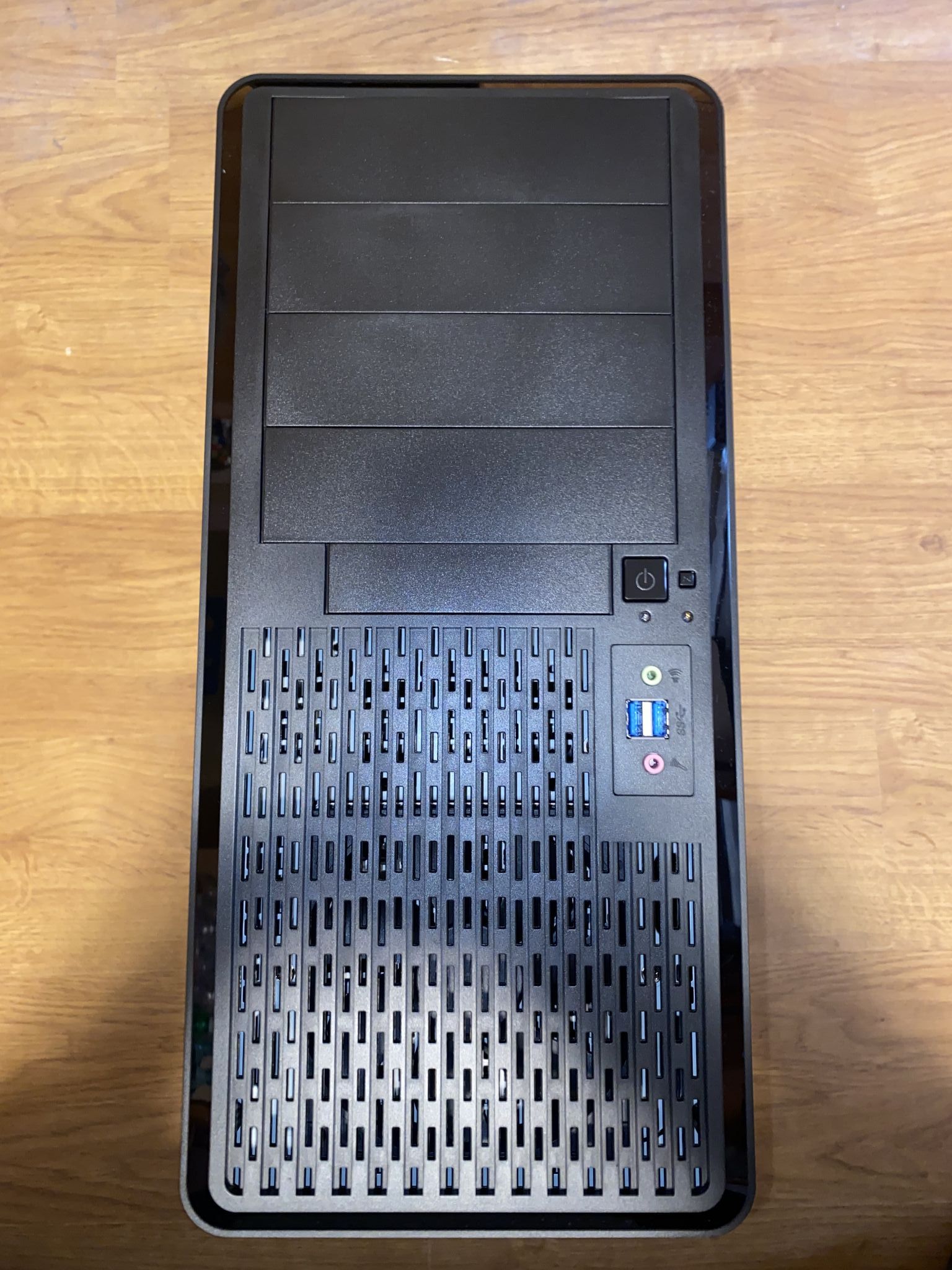 Корпус INWIN PE689BL 6141921 — купить по низкой цене в интернет ...