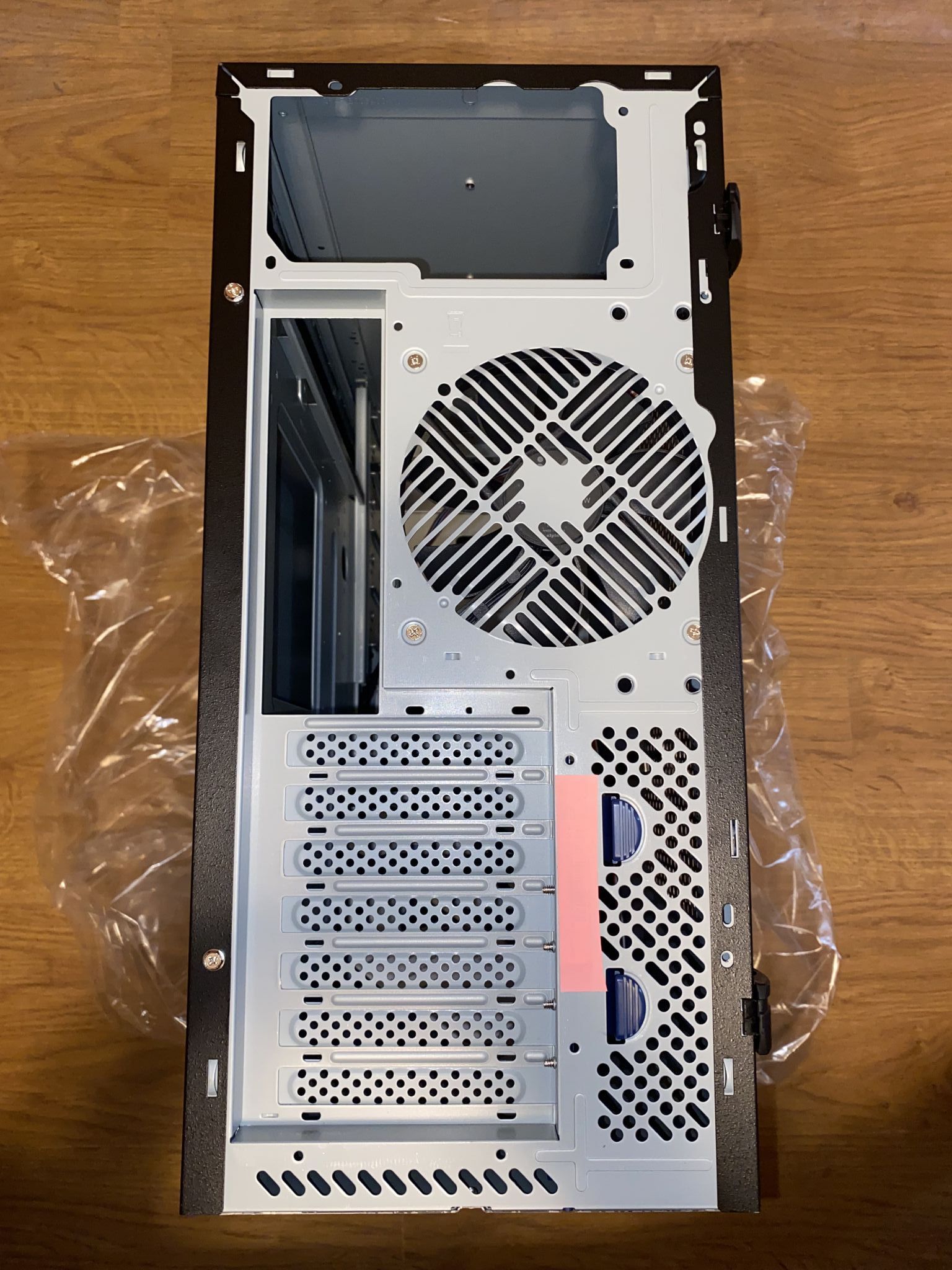 Корпус INWIN PE689BL 6141921 — купить по низкой цене в интернет ...