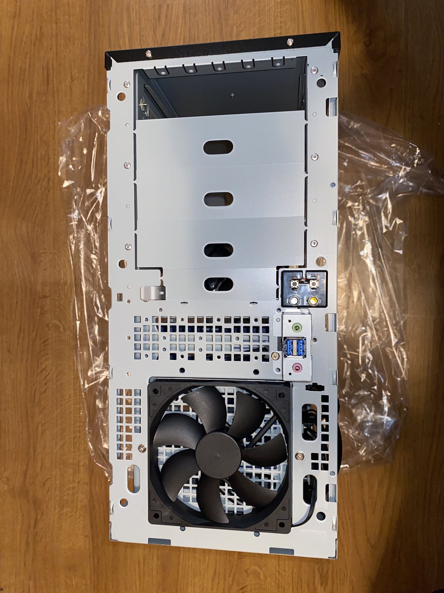 Корпус INWIN PE689BL 6141921 — купить по низкой цене в интернет ...