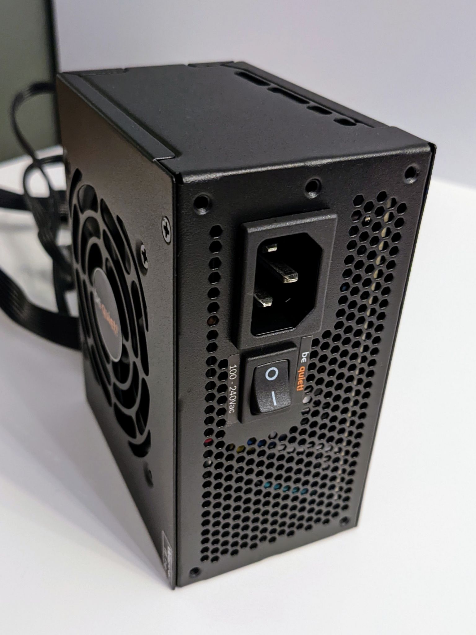 Блок питания be quiet! SFX POWER 3 450W Bronze SFX BN321 — купить в ...