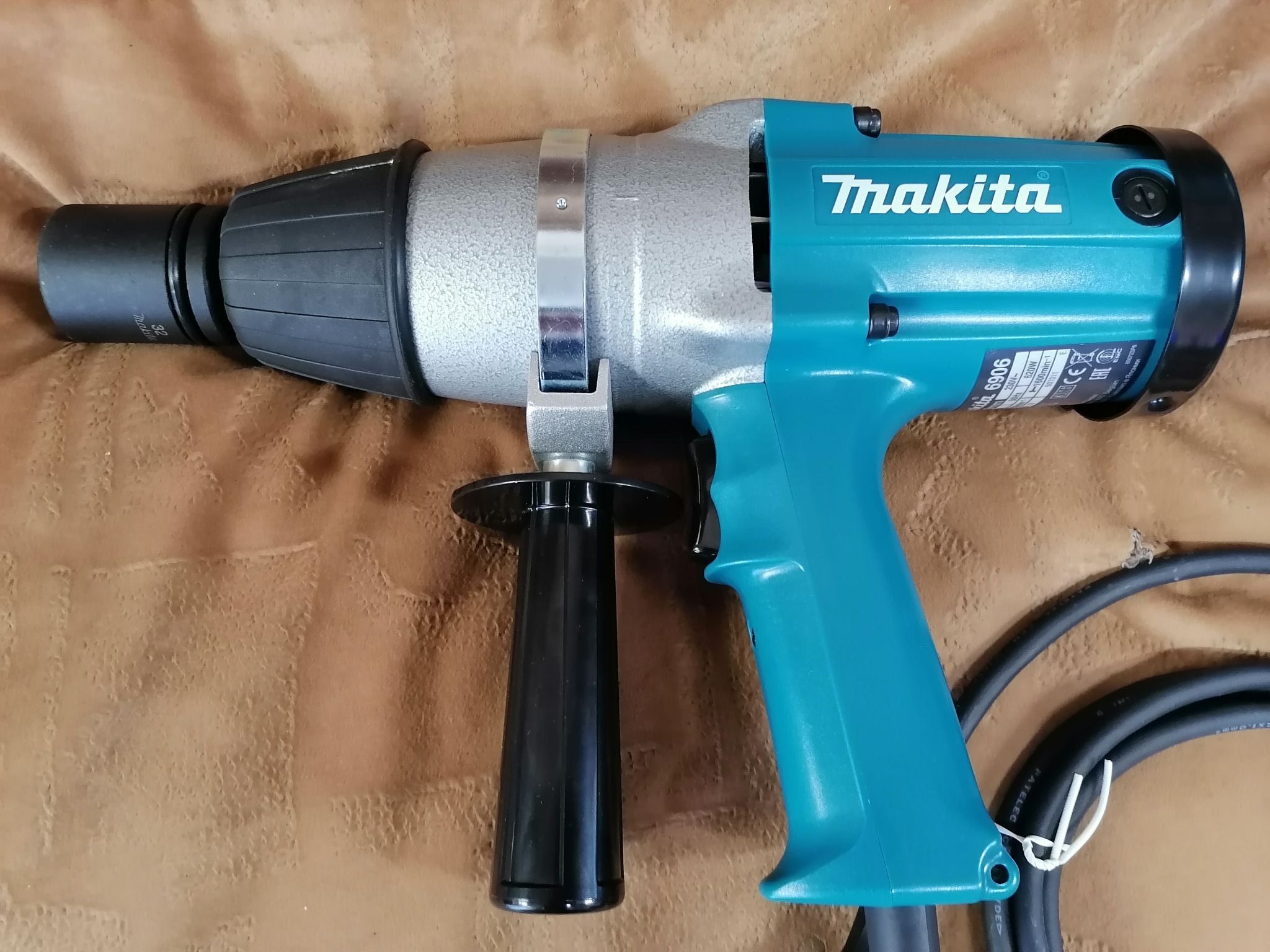 Гайковерт ударный makita 6906. Makita гайковерт сетевой. гайковерт makita 6906. makita 6906.
