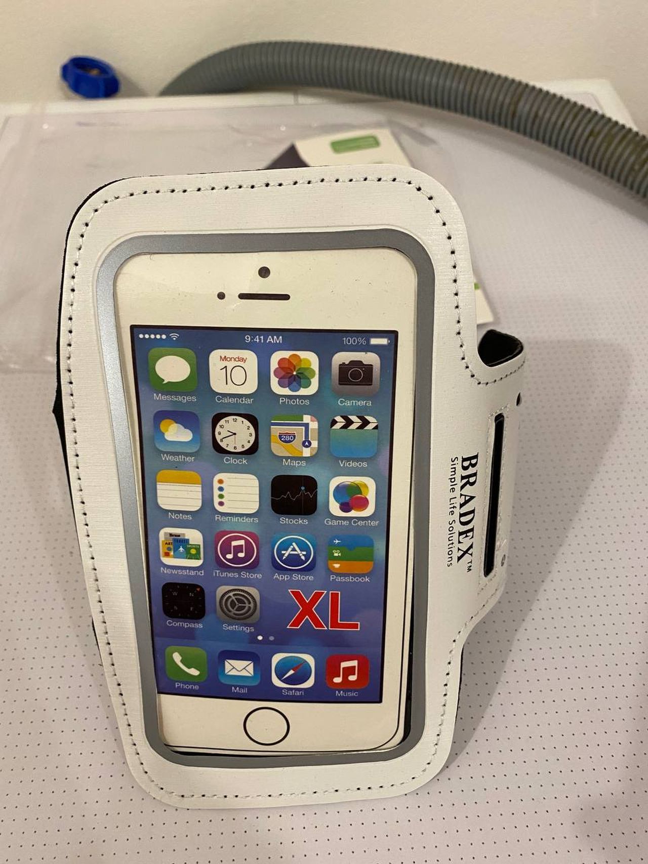 Чехол для телефона с креплением на руку Bradex SF 0729, 175*110 мм, белый —  купить в интернет-магазине ОНЛАЙН ТРЕЙД.РУ