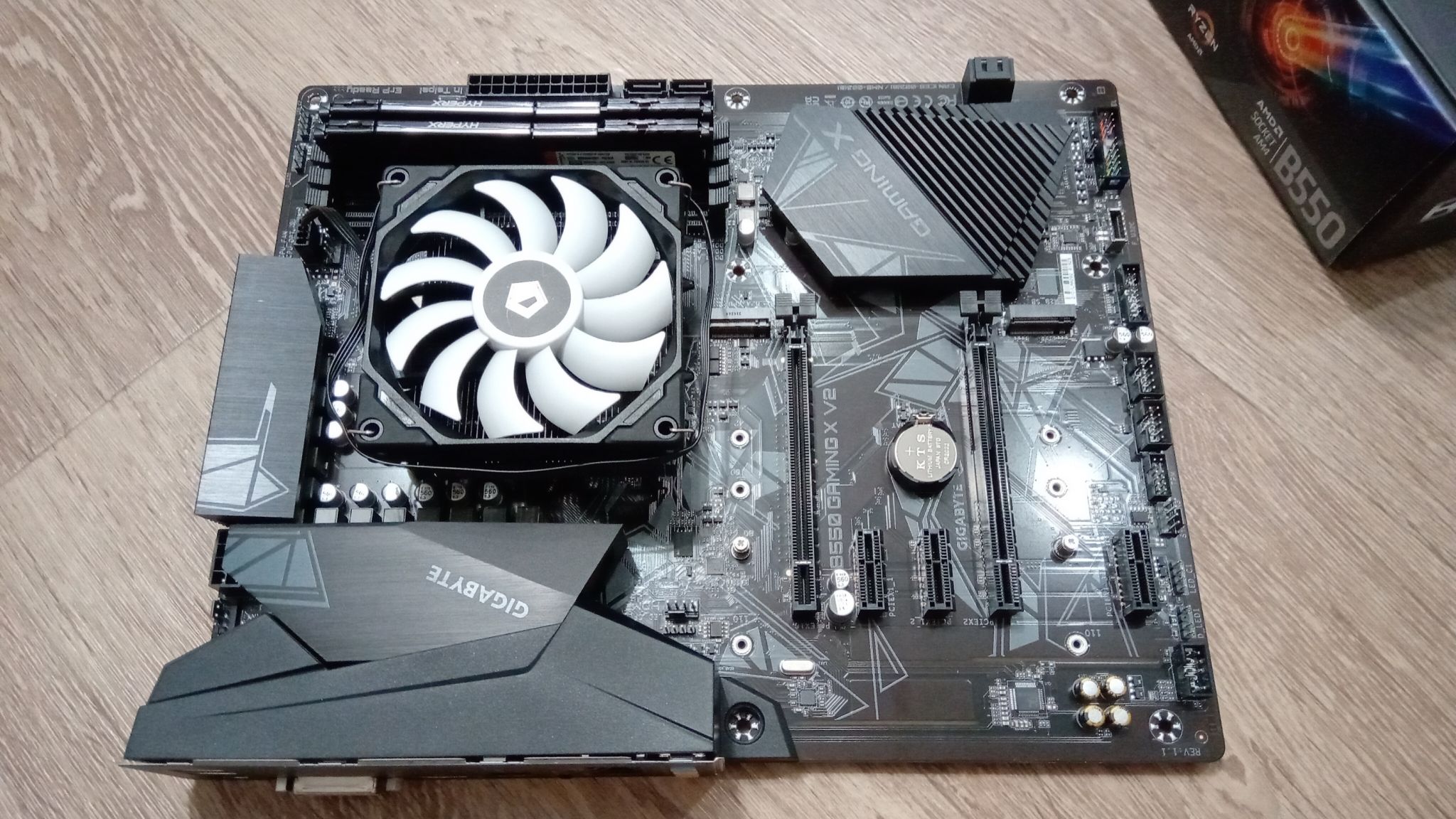 Материнская плата GIGABYTE B550 GAMING X V2 (AM4, ATX) — купить по ...