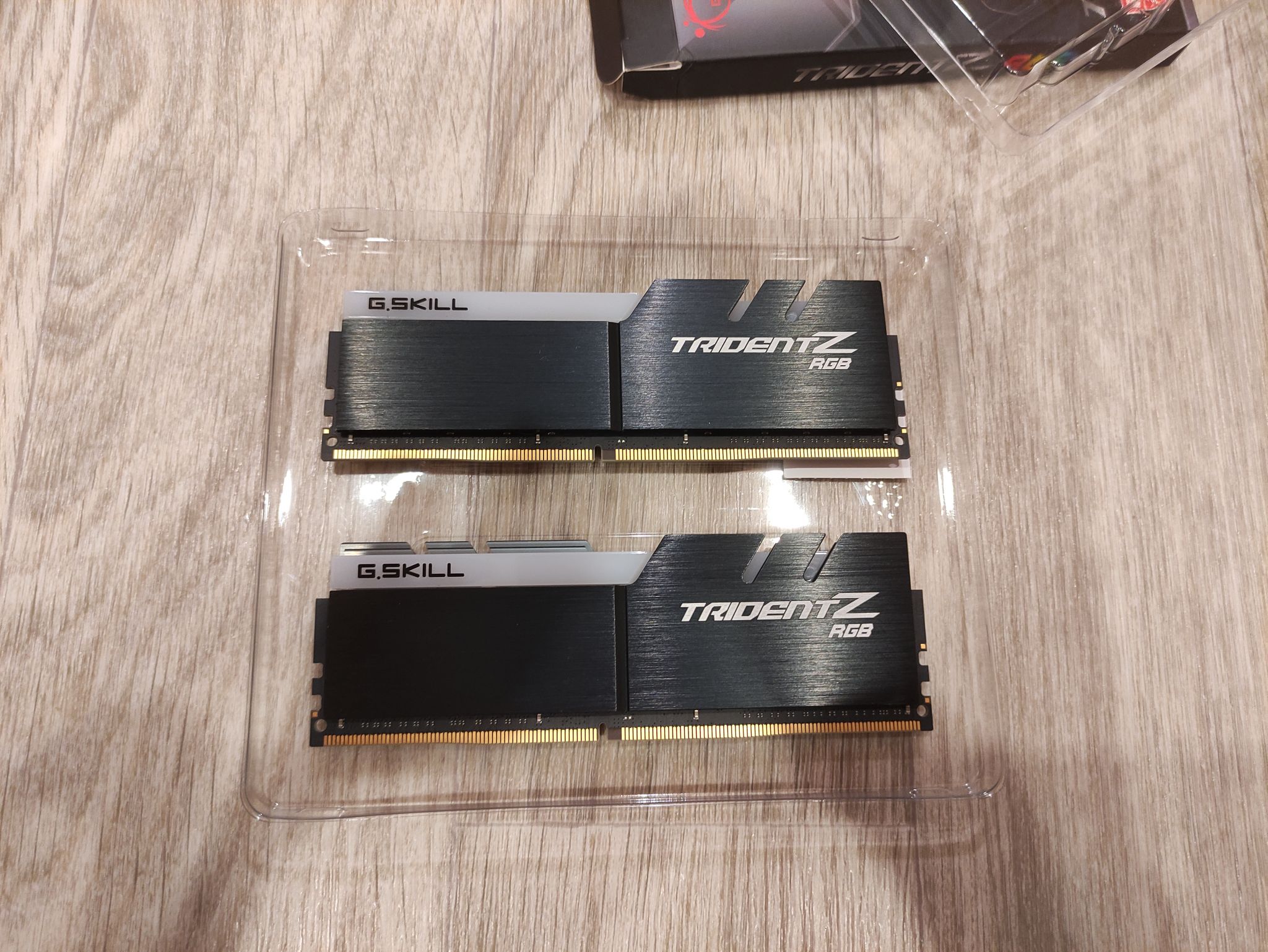 Trident z rgb 32gb