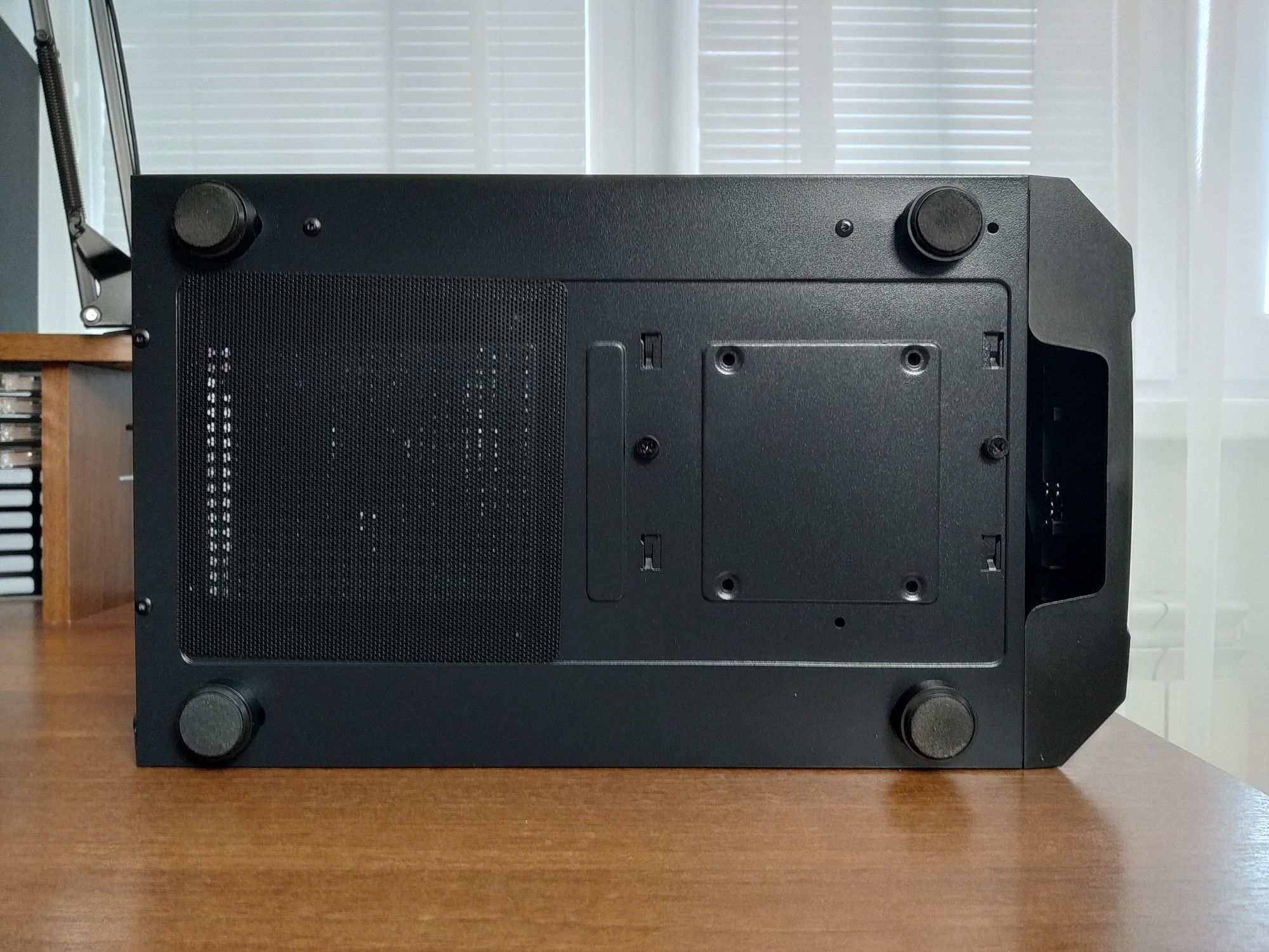 Корпус Powercase Mistral Micro Z3B Mesh LED, черный (CMIMZB-L3 ...